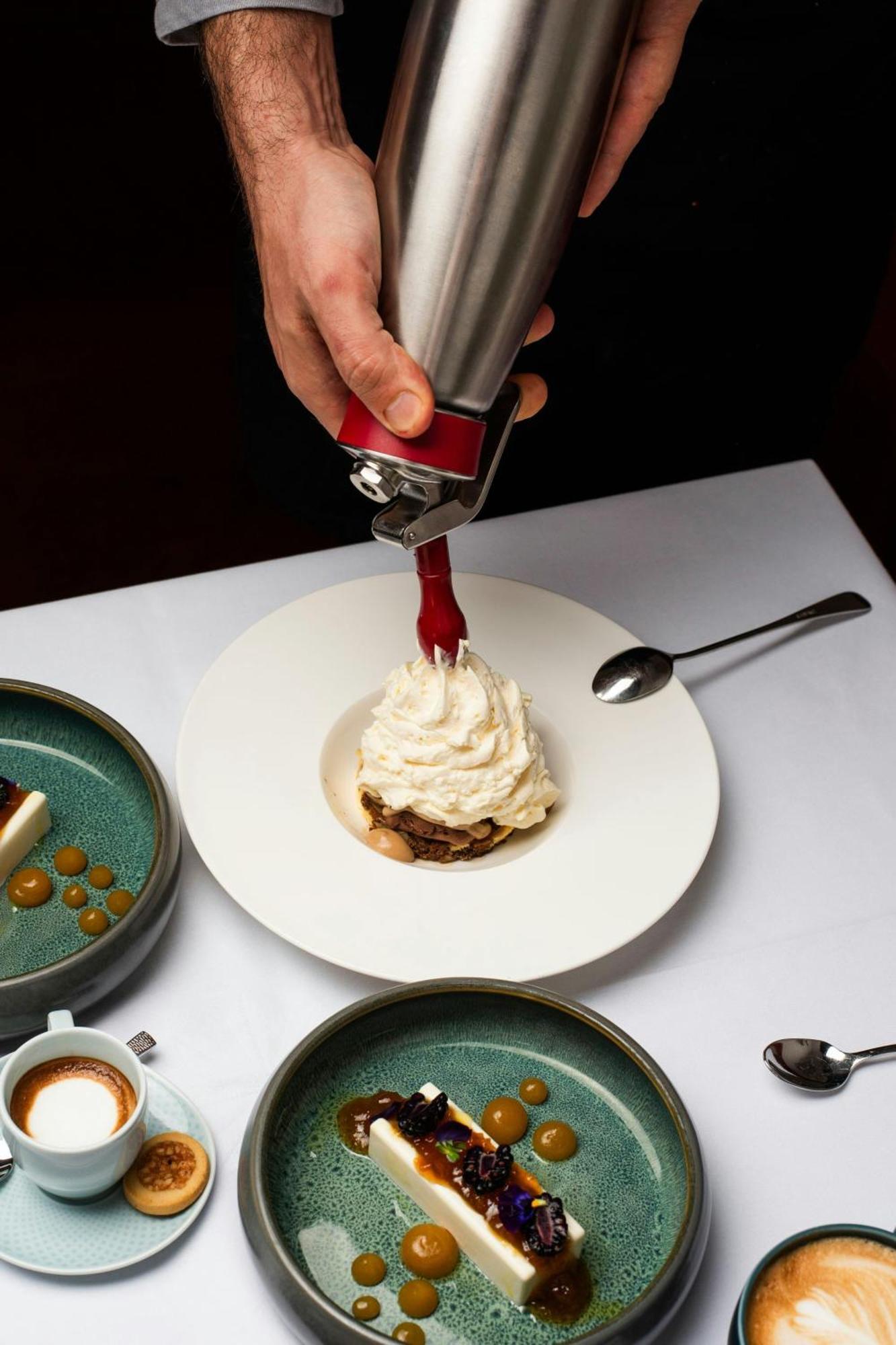 Neues Schloss Privat Zurich, Autograph Collection