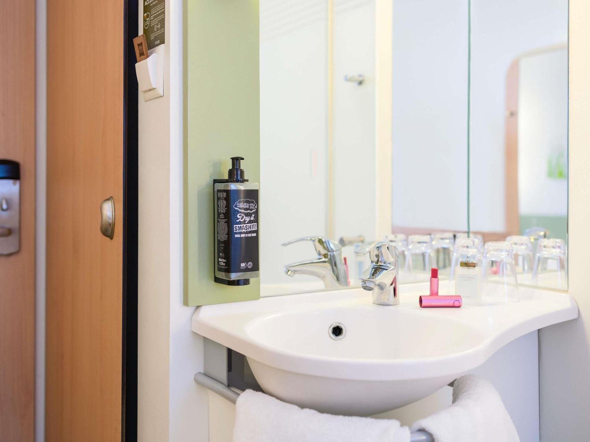 Ibis Budget West
