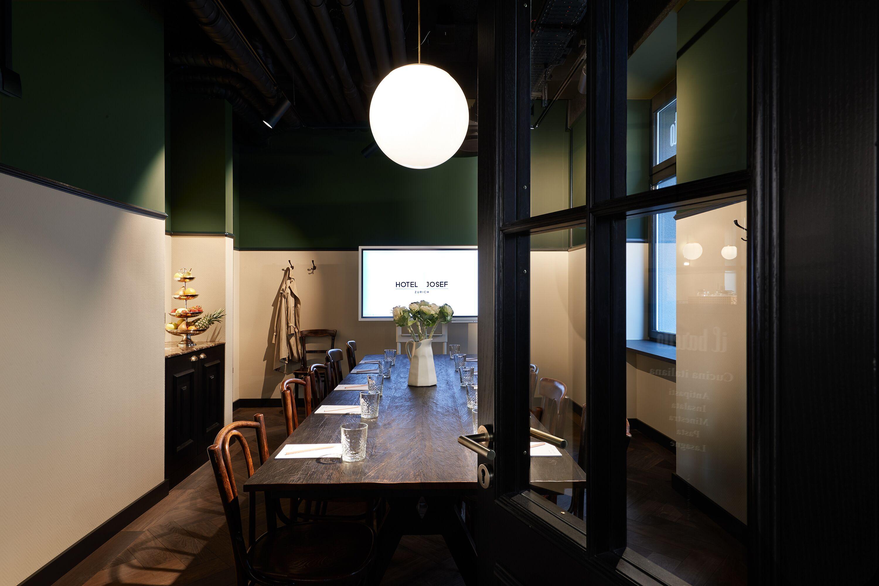 Boutique Josef Hotel