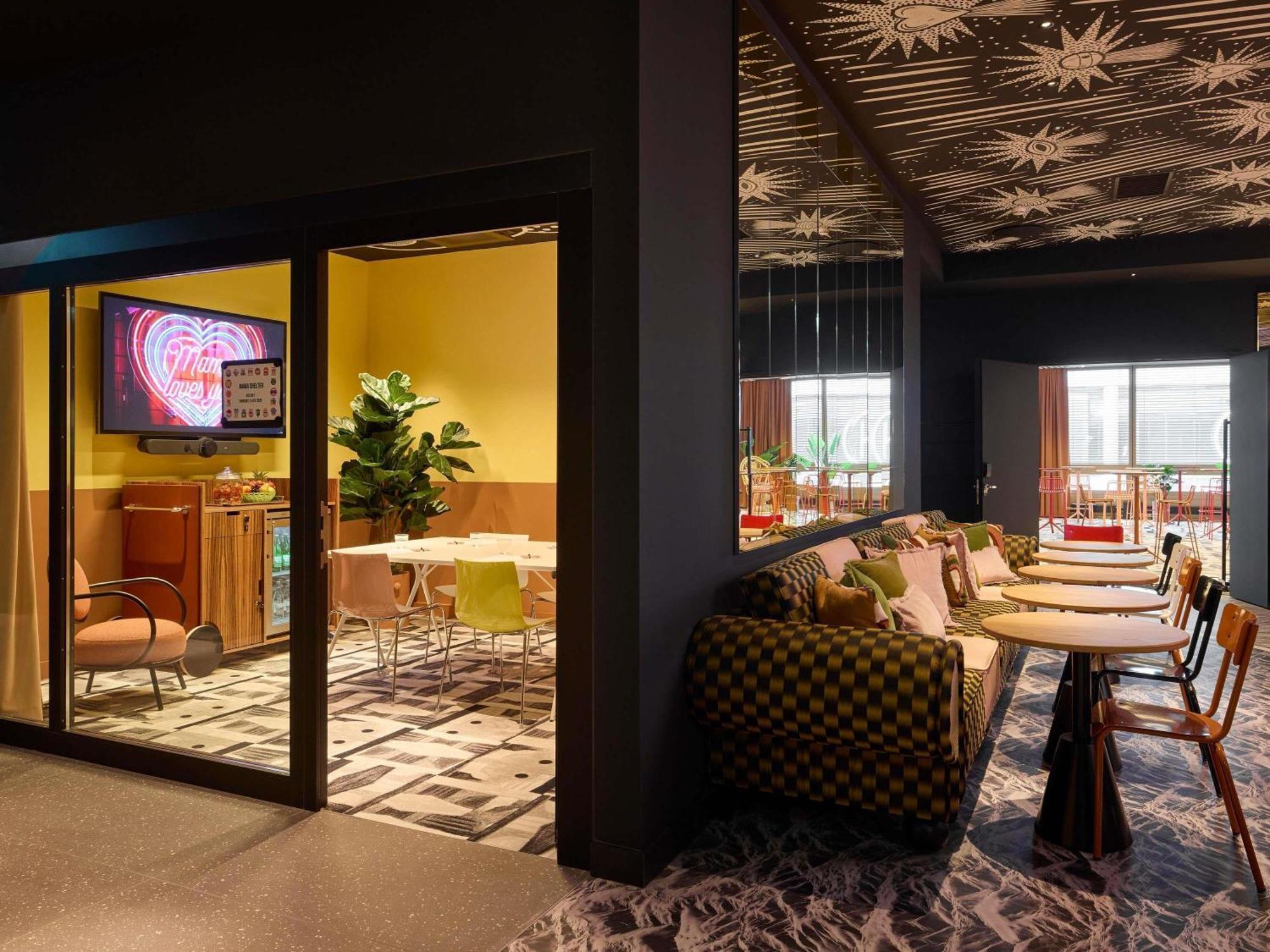 Hotel Mama Shelter 4*