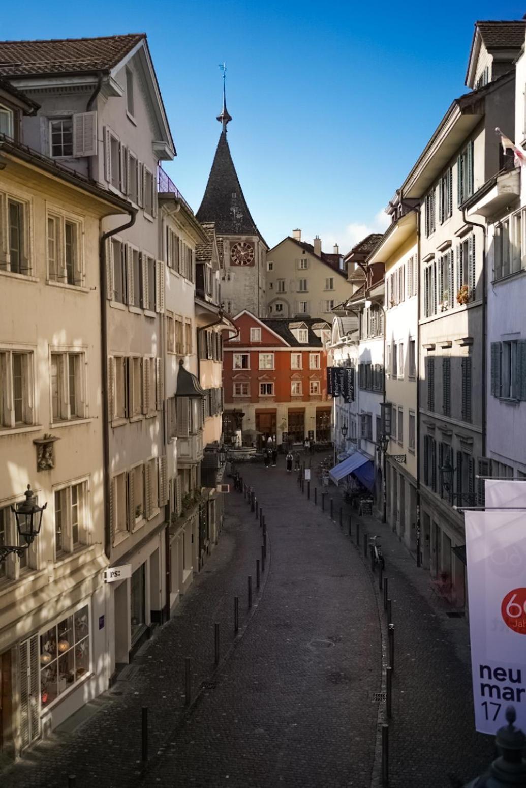 Charming Historical In Center Oldtown Zurich