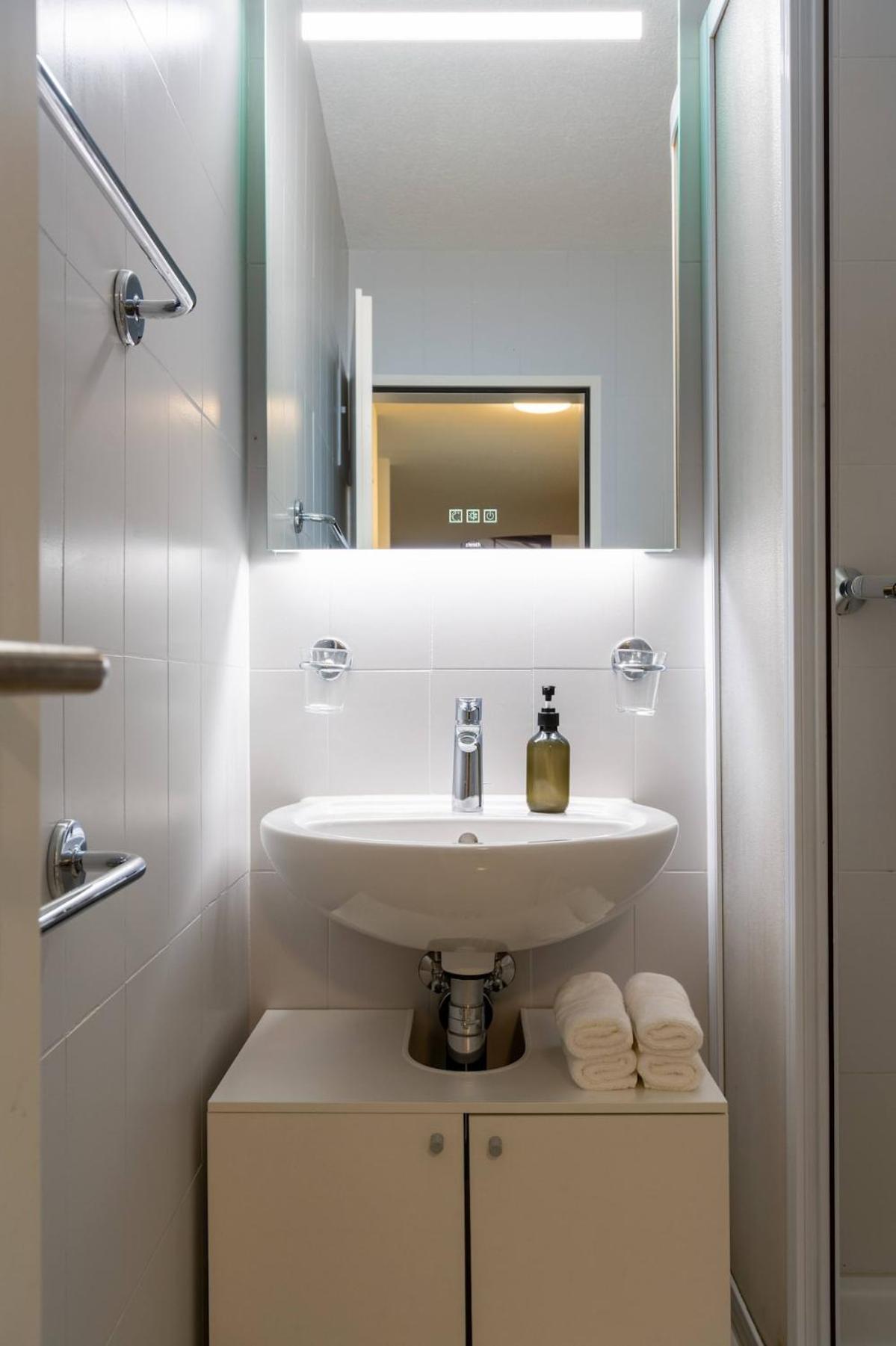 Apartment Level - Free Parking