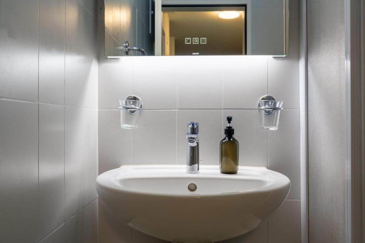 Level - Free Parking