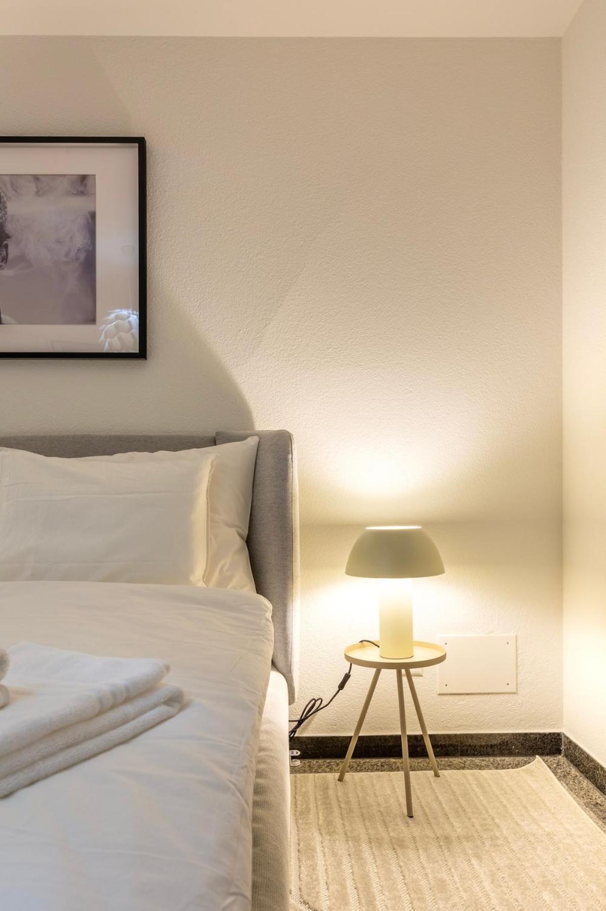 Level - Free Parking