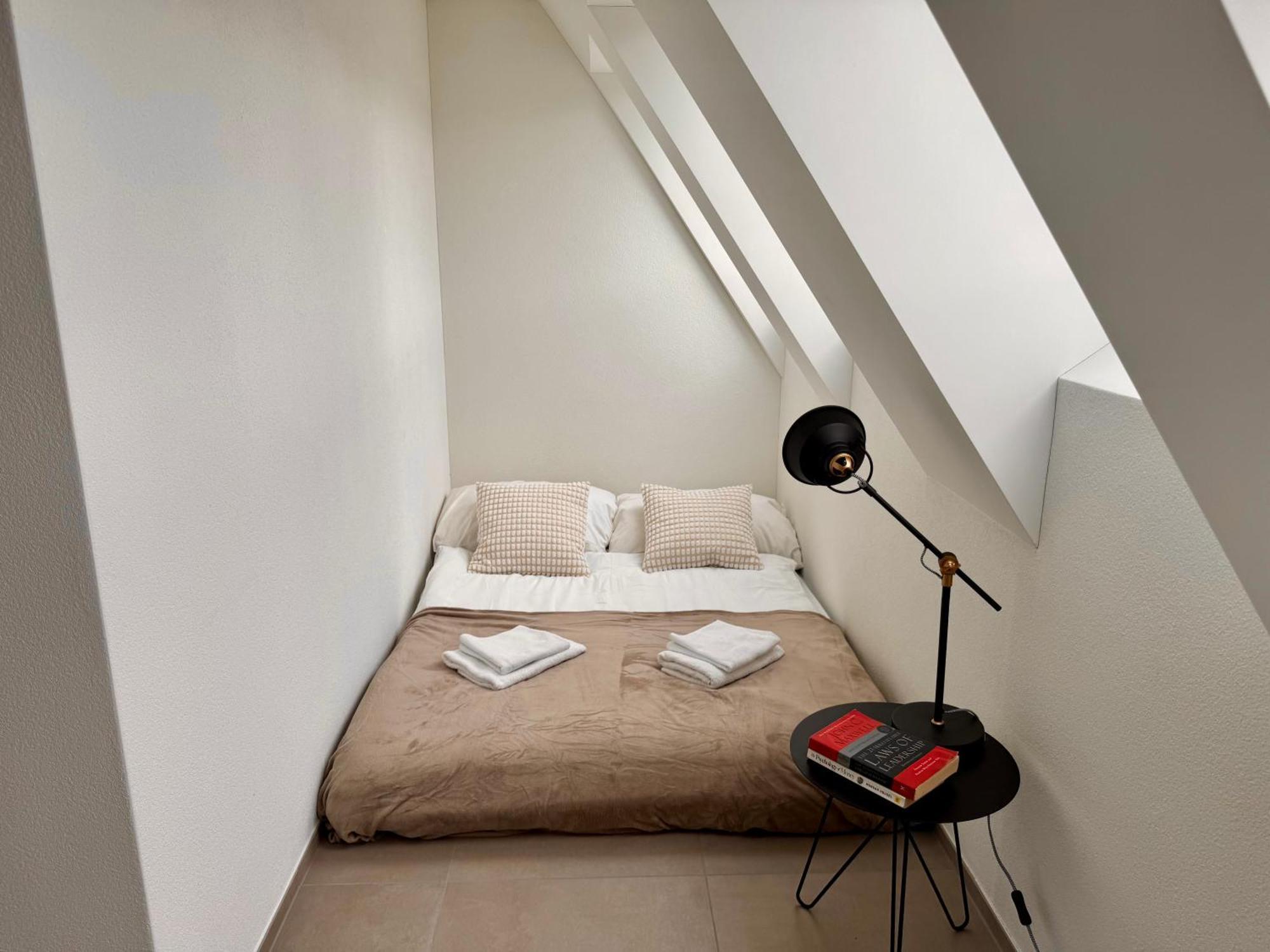 Modern Next To Hb With Roof Terrace Apartment