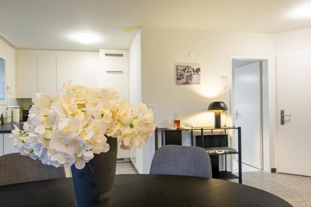 Level - Free Parking