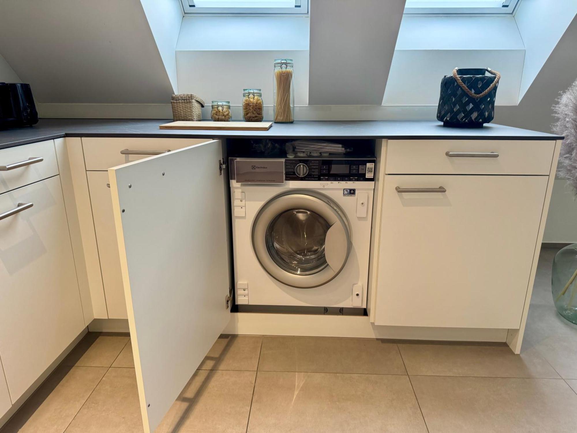 Apartment Modern Next To Hb With Roof Terrace *