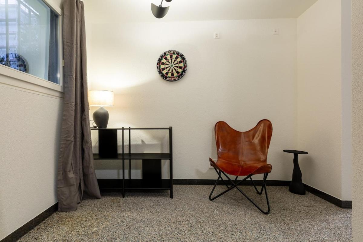 Level - Free Parking *