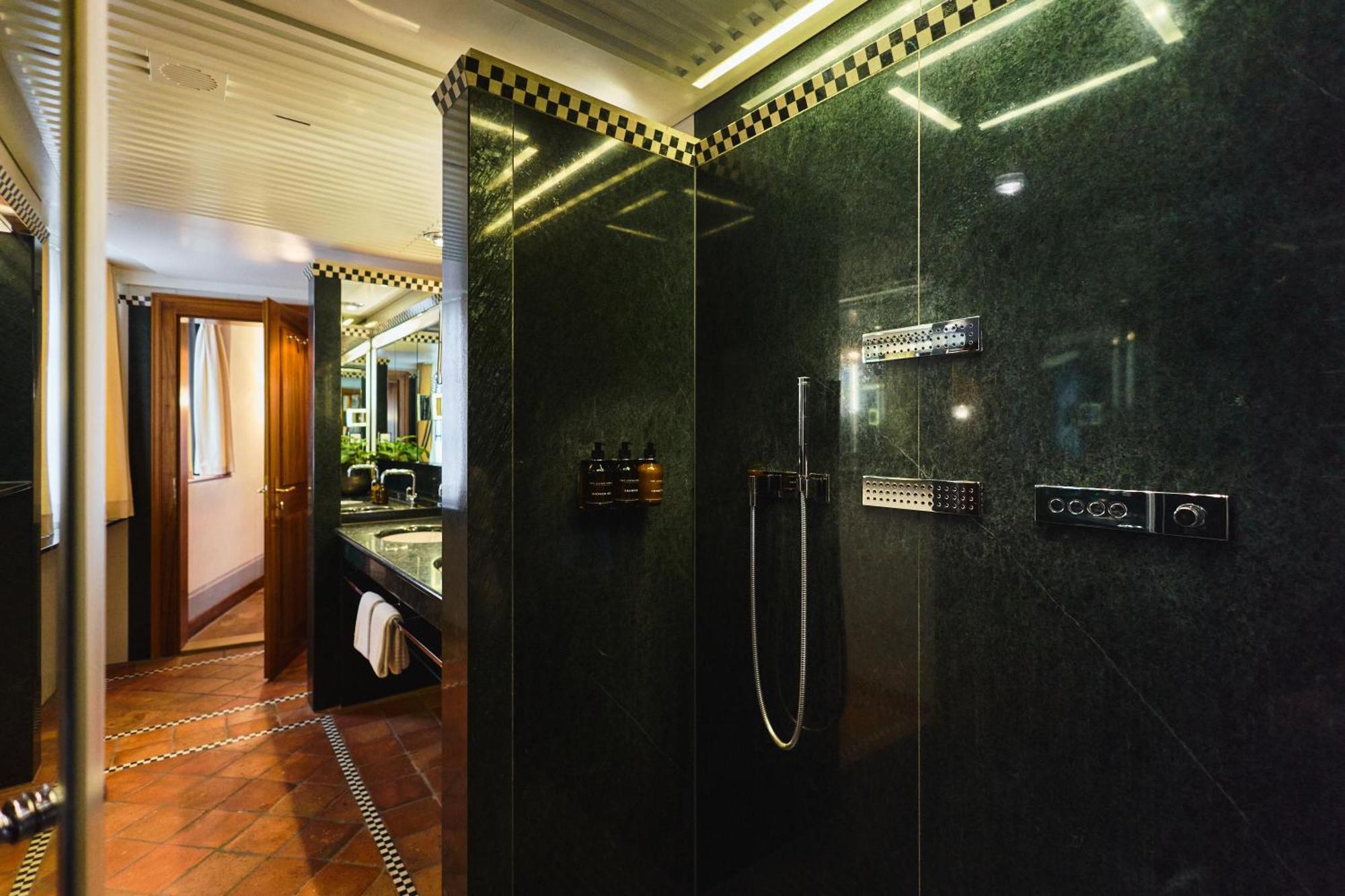 Widder - Zurichs Luxury Hideaway Zurich