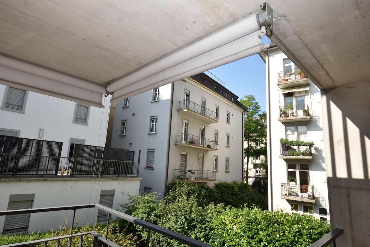 Very And Modern 2br Near - Flower 13 *