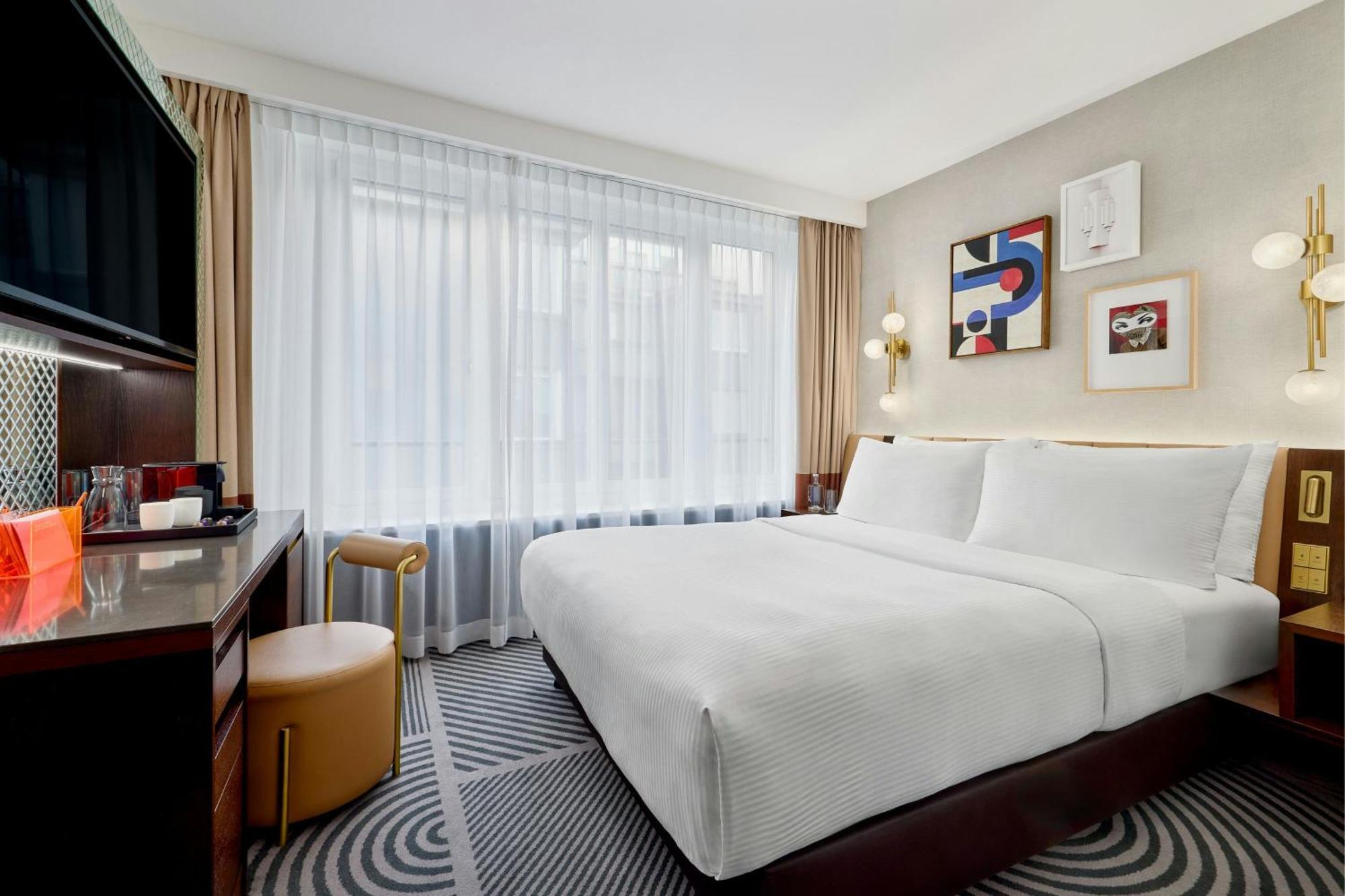 Neues Schloss Privat Zurich, Autograph Collection