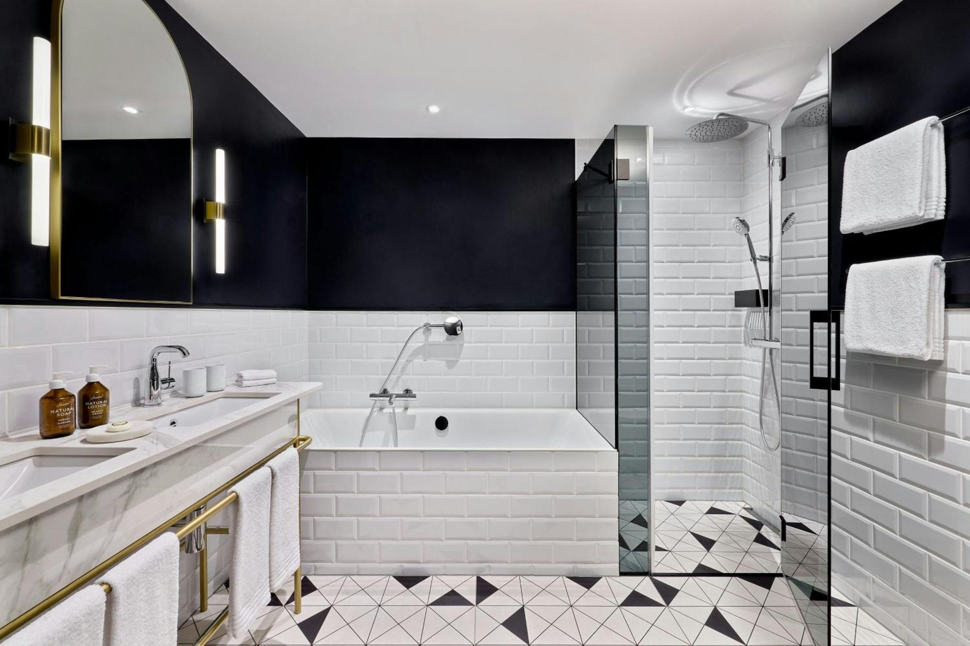 Hotel Neues Schloss Privat Zurich, Autograph Collection 5*