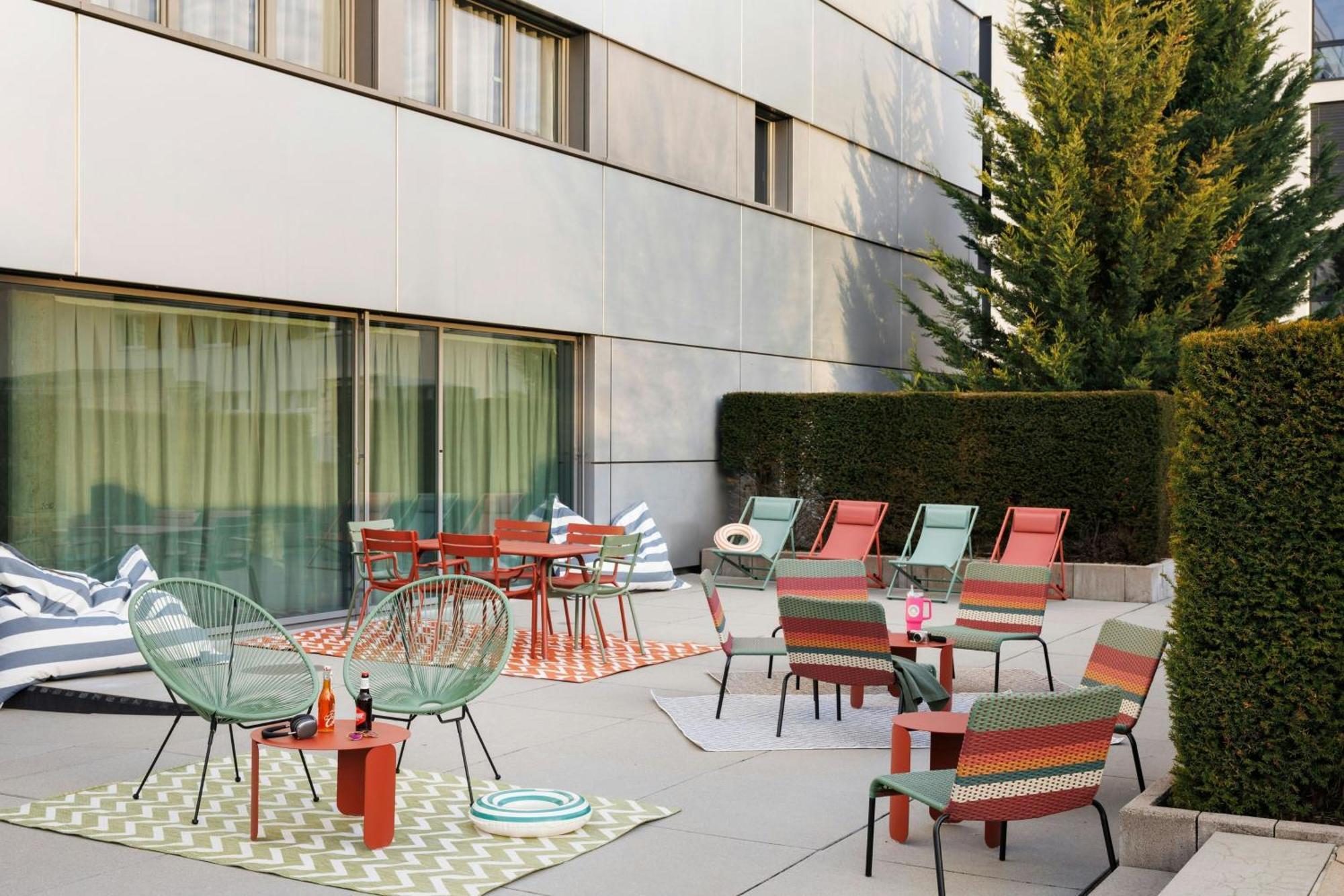 Moxy 3*