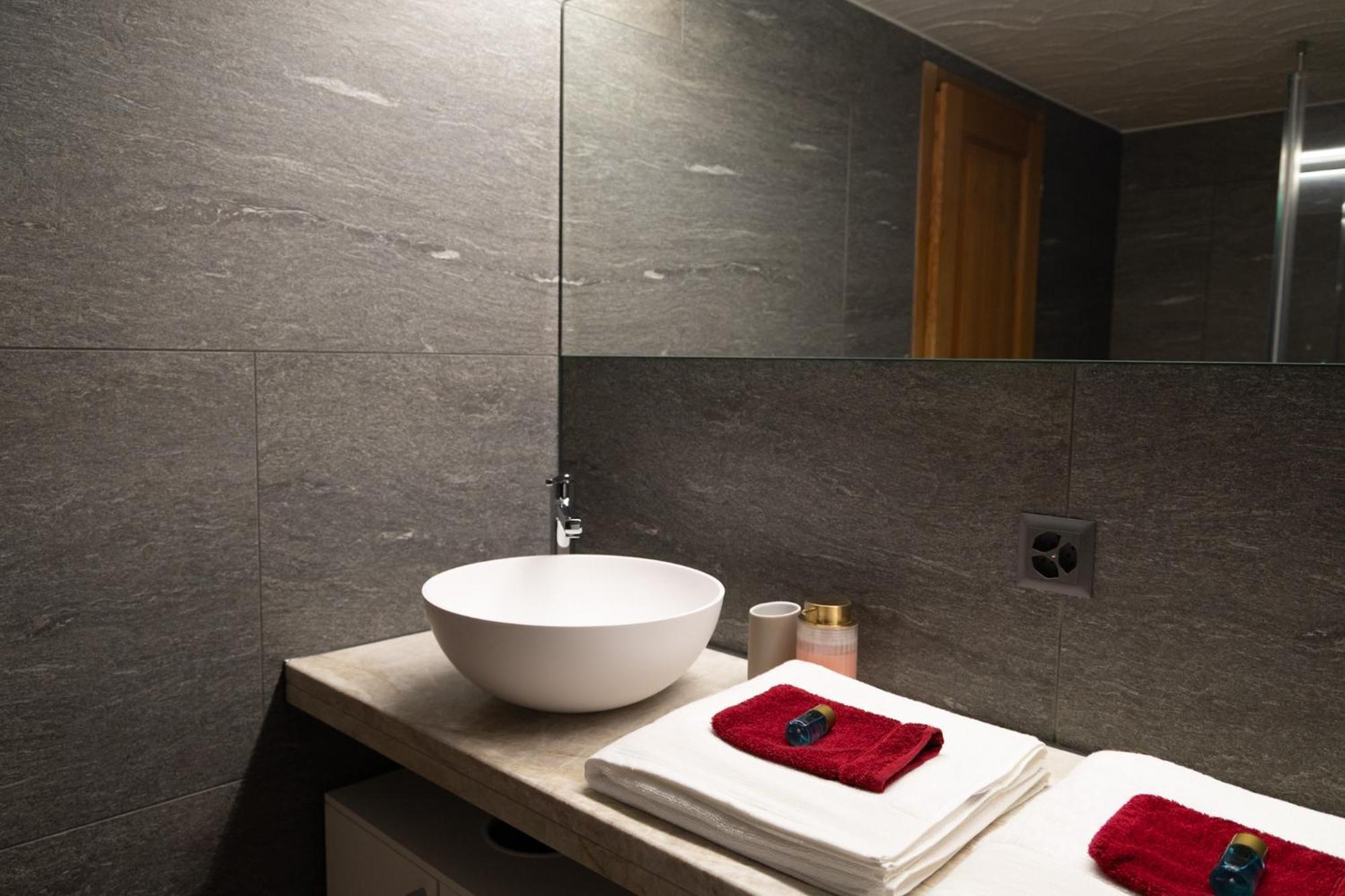 Many's Historical Aparthotel 3*