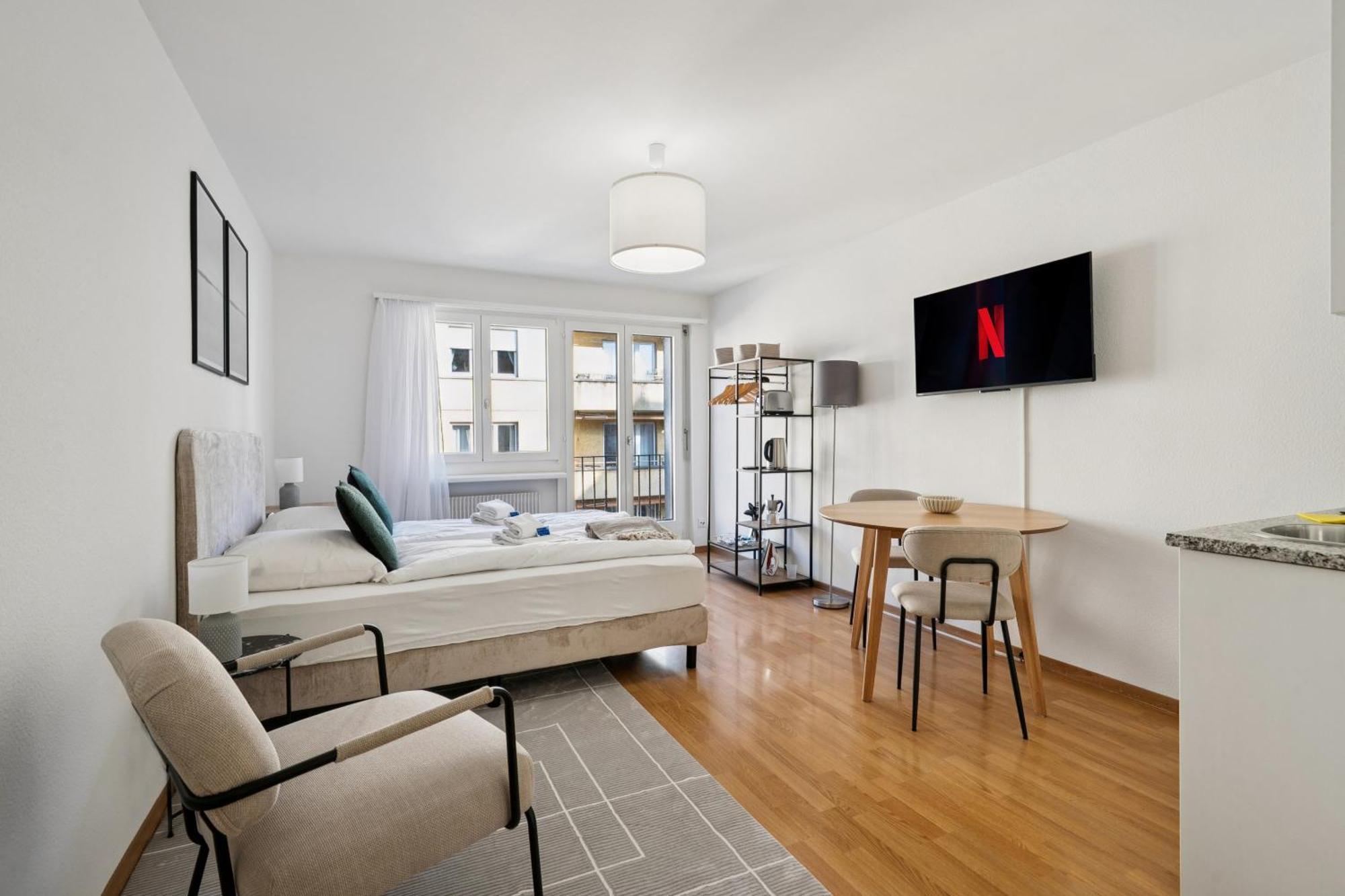 Apartment Cute In The Center - Crown 42 *