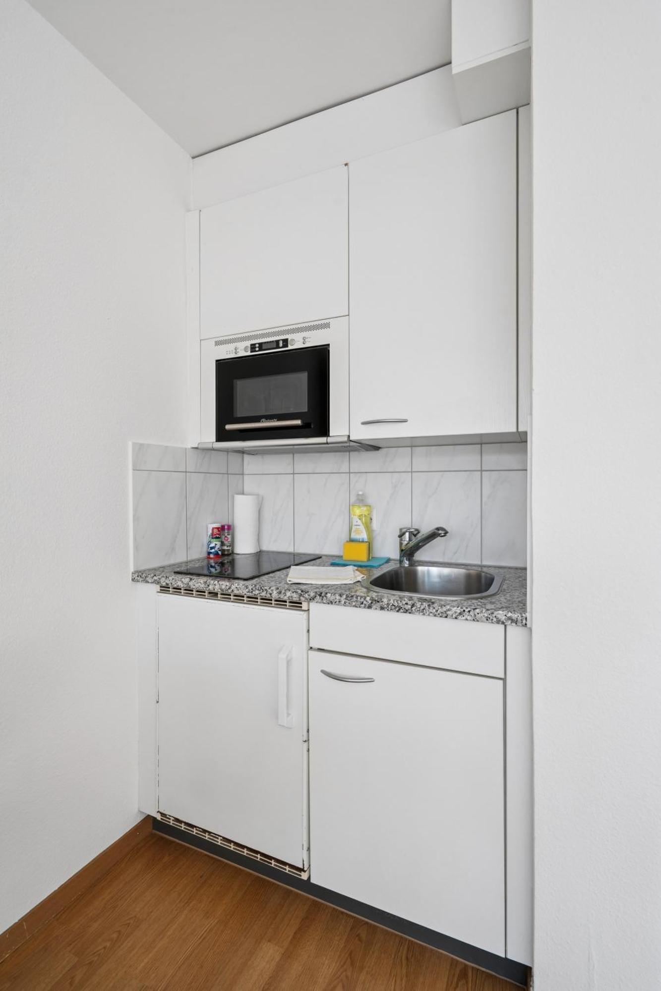 Modern Near Main Station - Crown 16 *