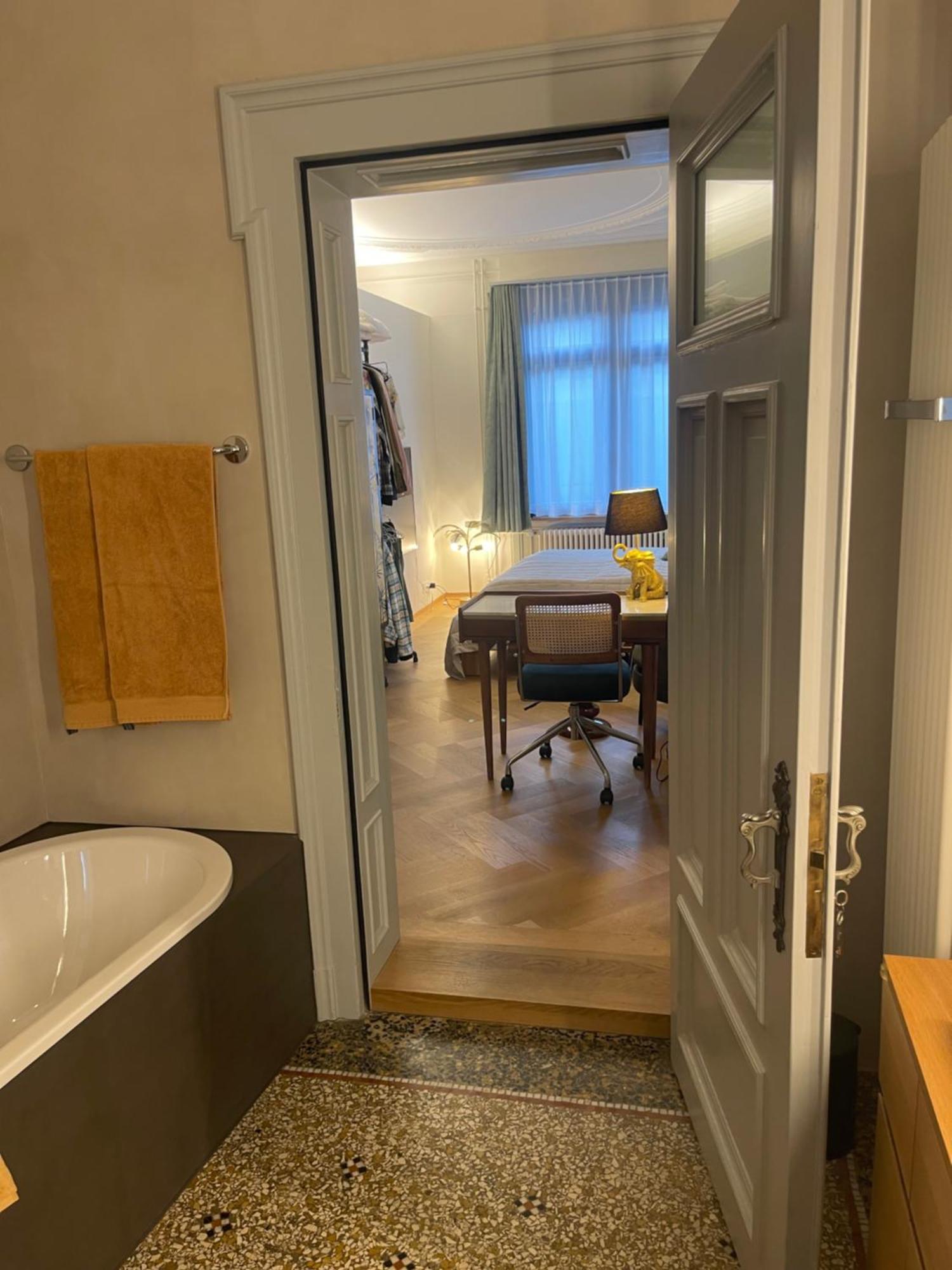 Exclusive Next To Main Station Apartment *