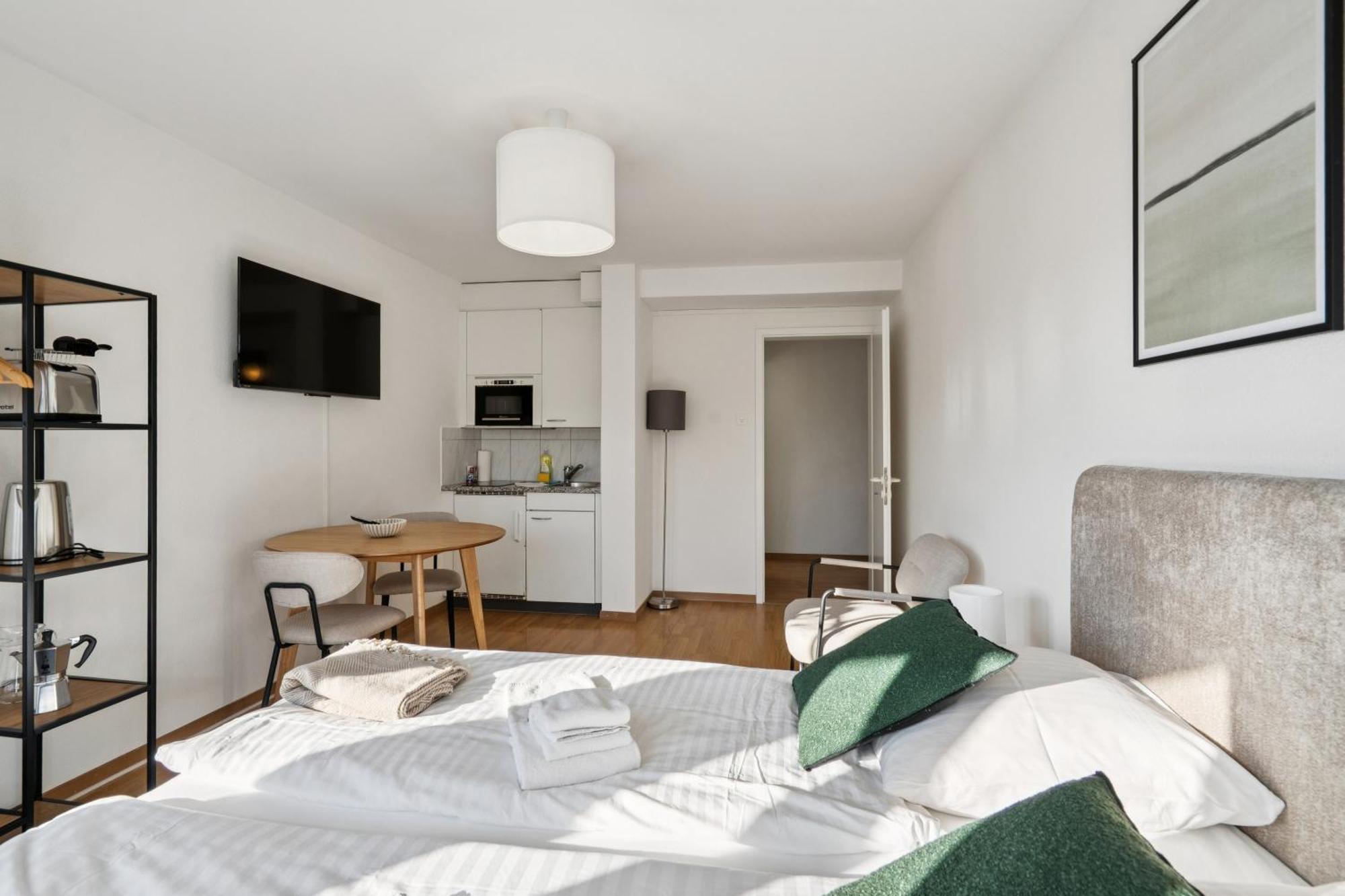 Modern Near Main Station - Crown 16 Apartment *