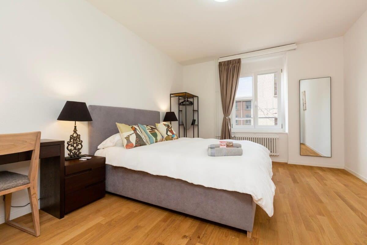 Kaya 2a - Downtown 2br With Balcony *