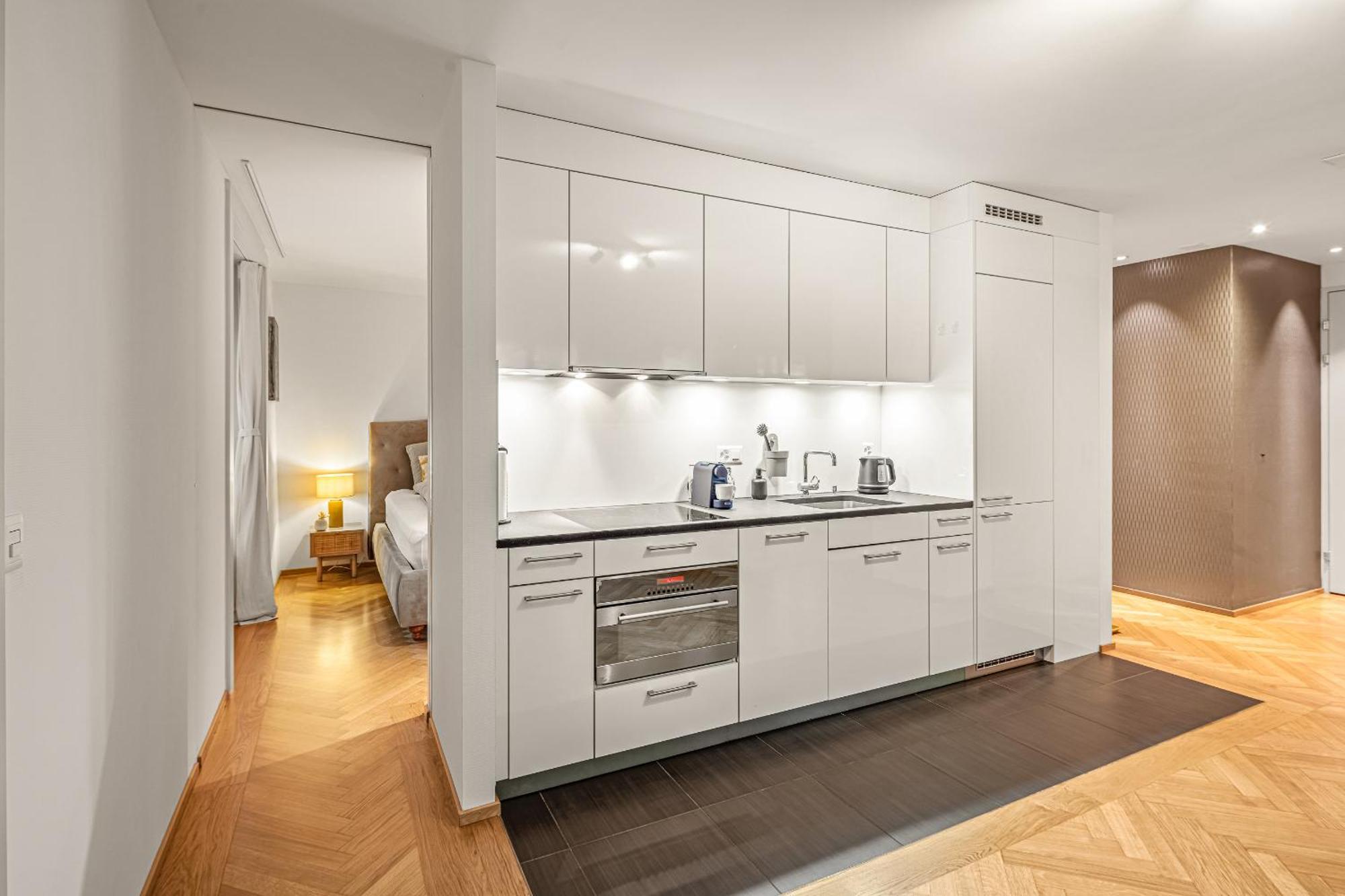 Im Stadtzentrum Gelegenes Mit Kingsize Bed Apartment *