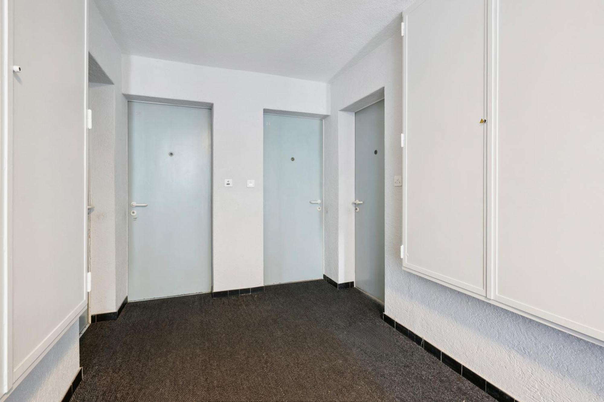 City-studio - Sweet And Modest - Crown 14 * Zurich