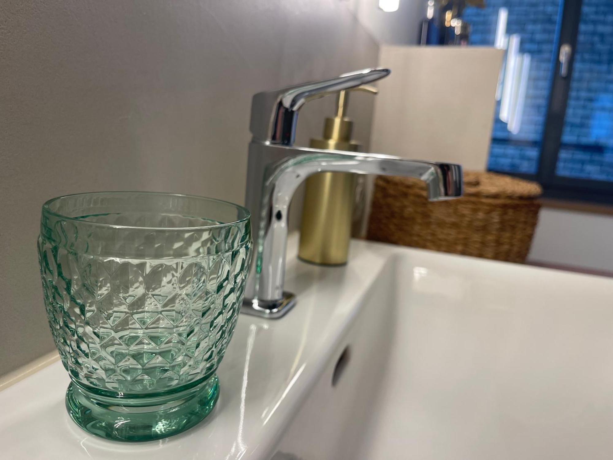 Exclusive Next To Main Station Apartment *