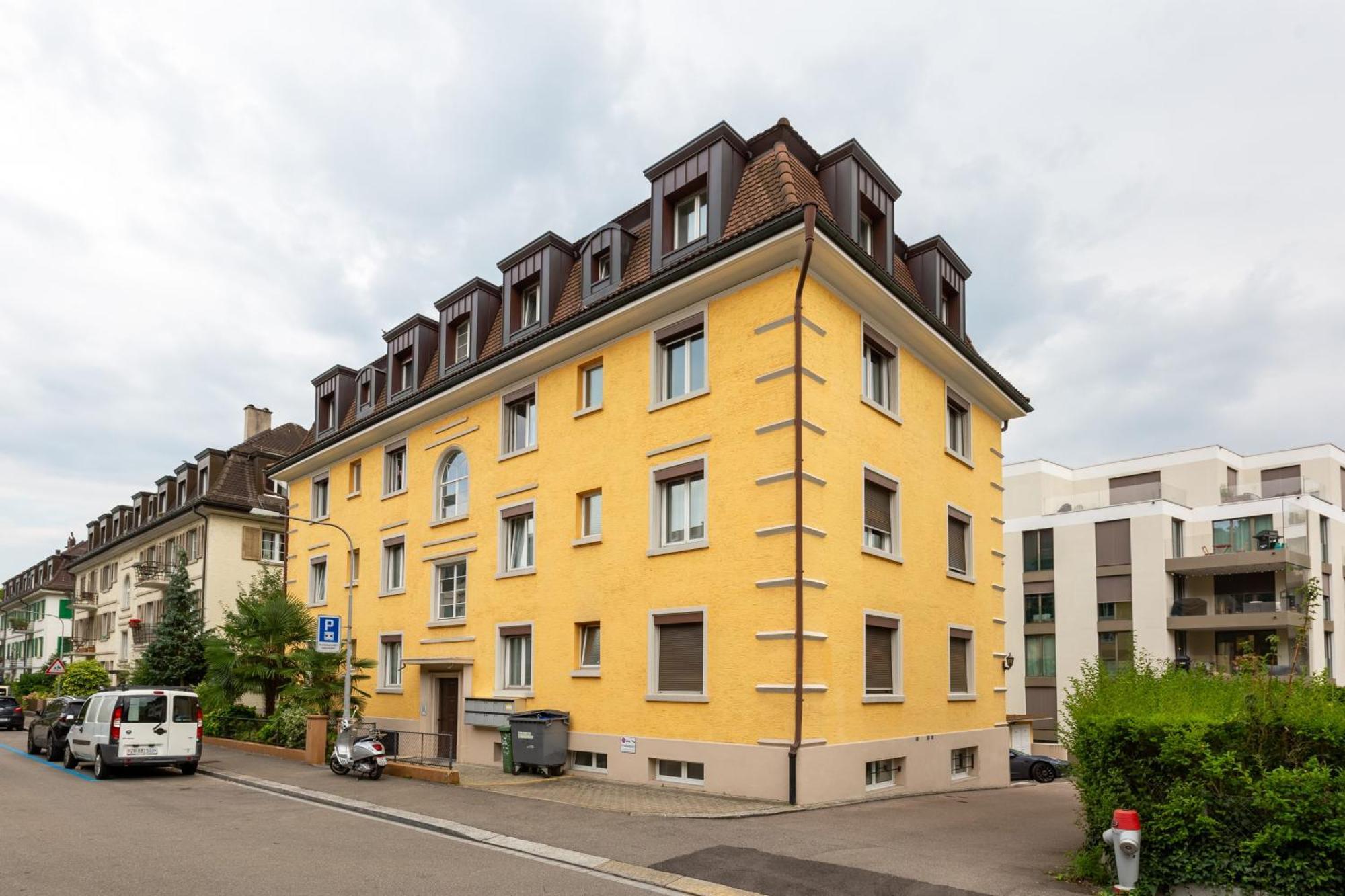 Blossom 90 Qm 3 Schlafzimmer Balkon & Voll Ausgestattete Kueche Apartment Zurich