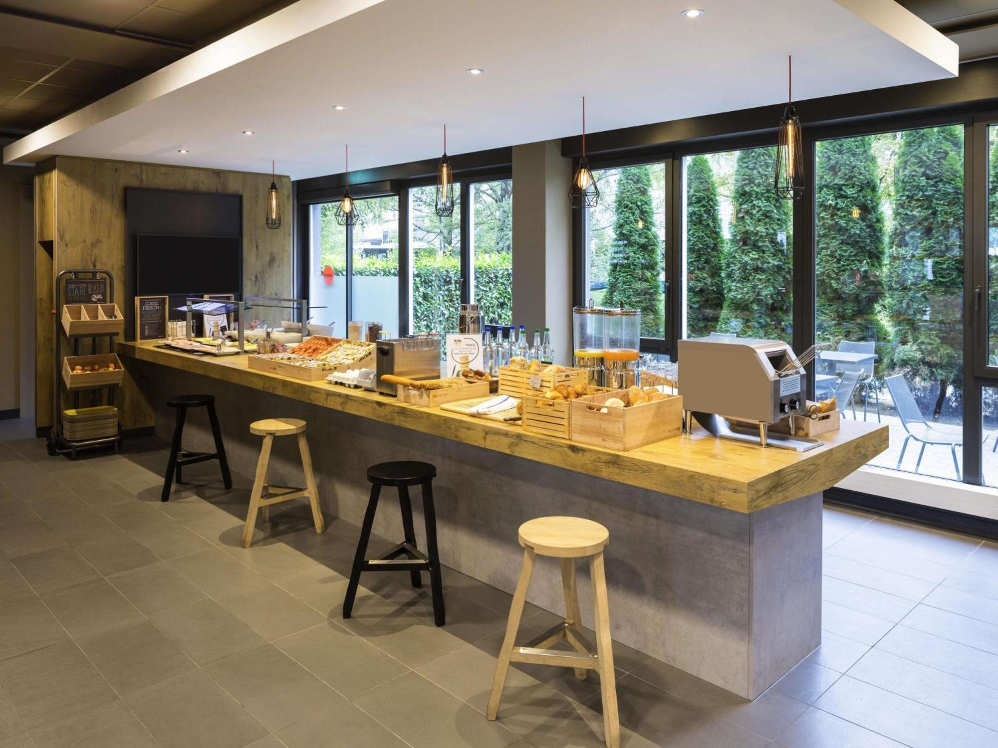 Ibis Messe Airport Hotel Zurich