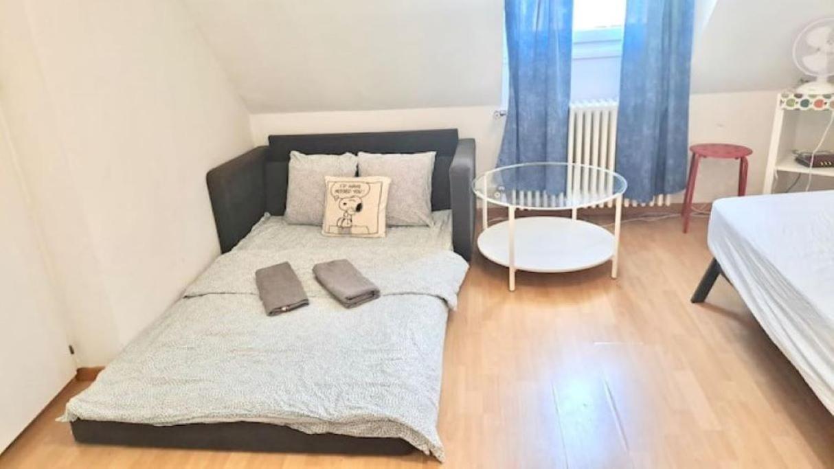 Hb Station Studio, Leon *