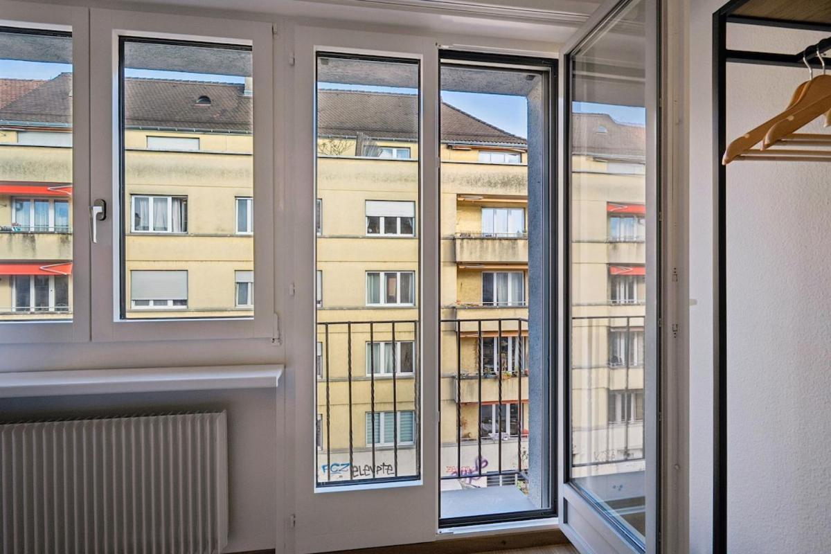 Apartment Chic - Modern - Crown 27 *