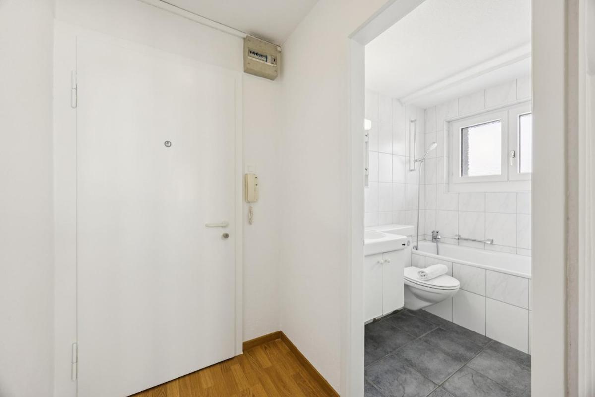 Wifi, Smart Tv, Centre, Queen Bed - Cr 18 *