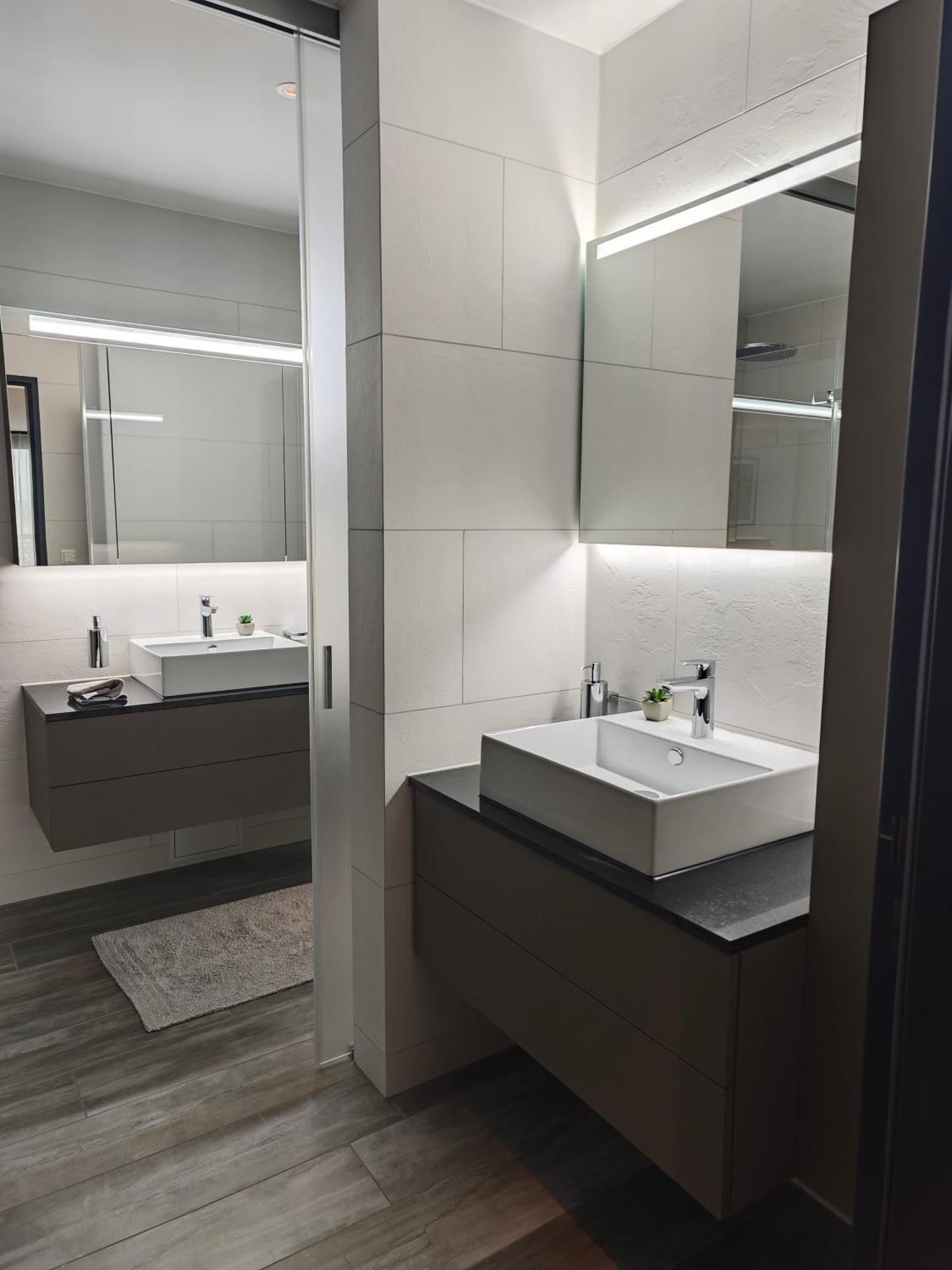 Sun Tower Apartment *