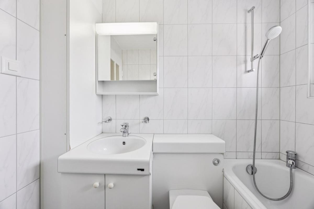 Wifi, Smart Tv, Centre, Queen Bed - Cr 18 Apartment