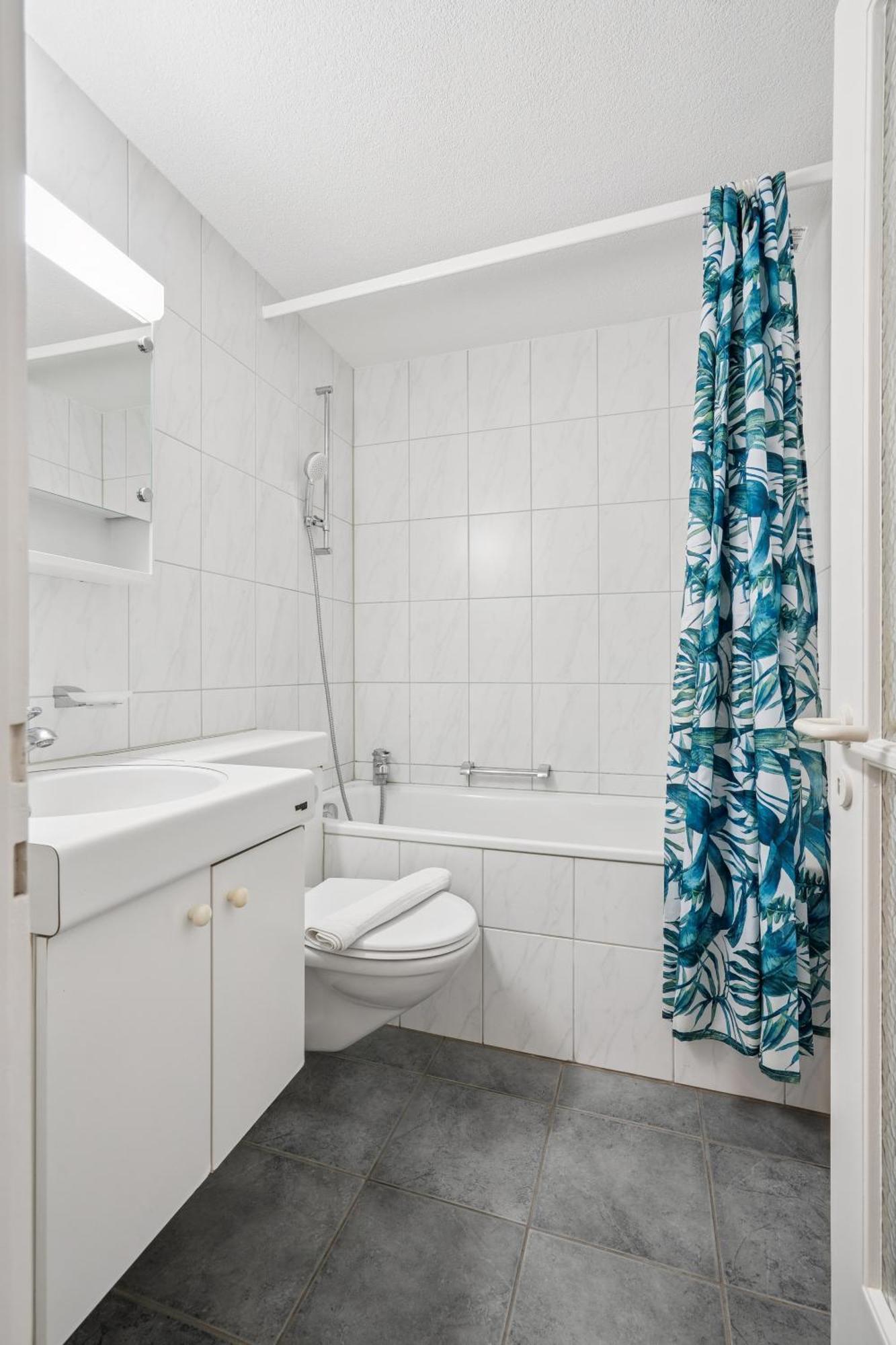 - Crown 22 Apartment Zurich