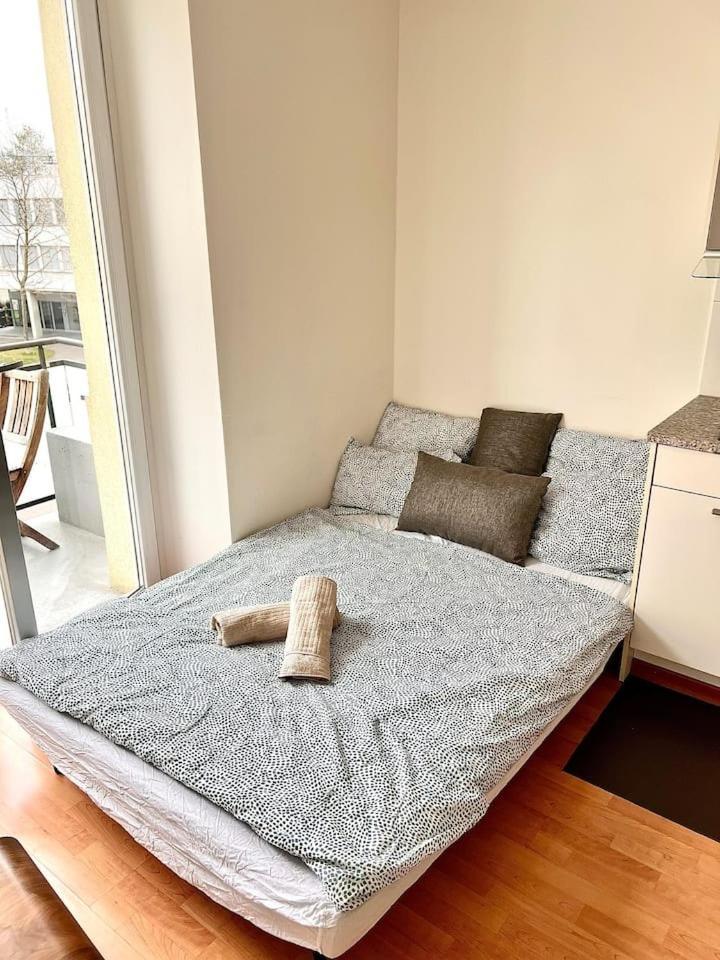 2 Flats With Balcony - Hilda Apartment