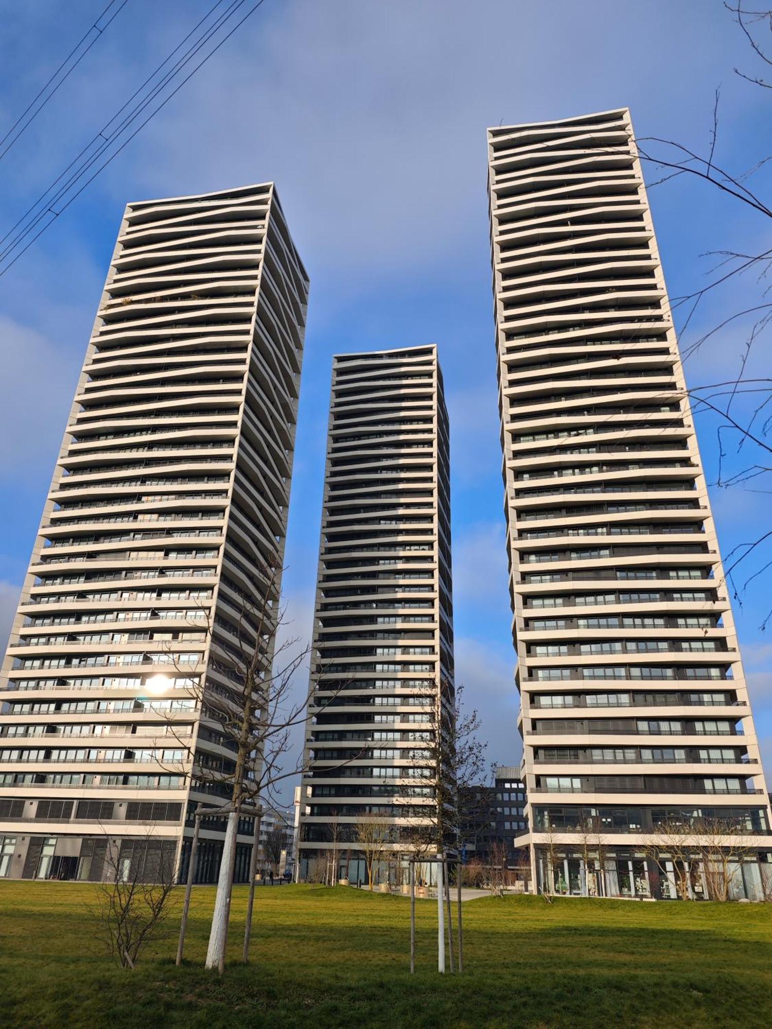 Sun Tower Apartment *