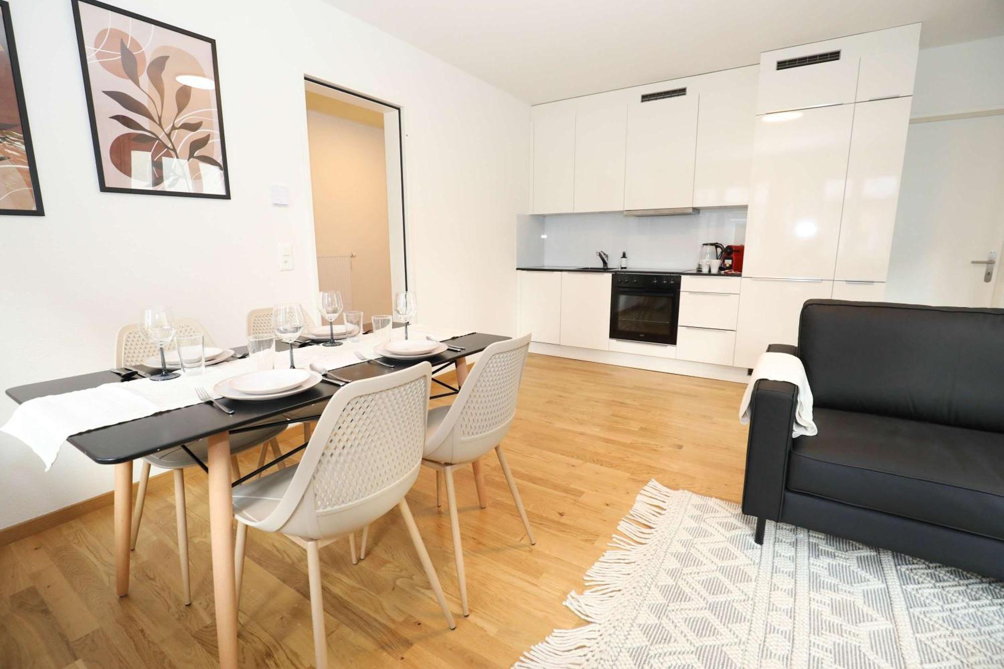 New Center With Private Entry & Parking * Zurich