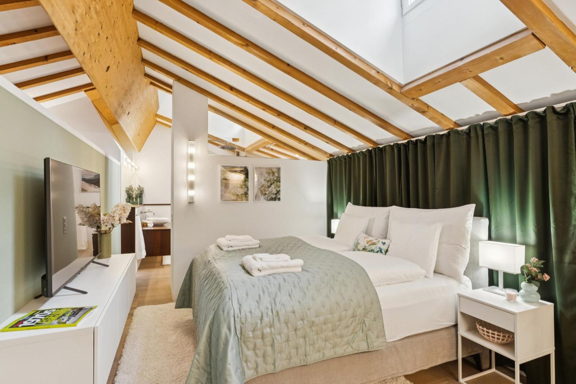 Old Town Diamond Penthouse Ac Private Rooftop