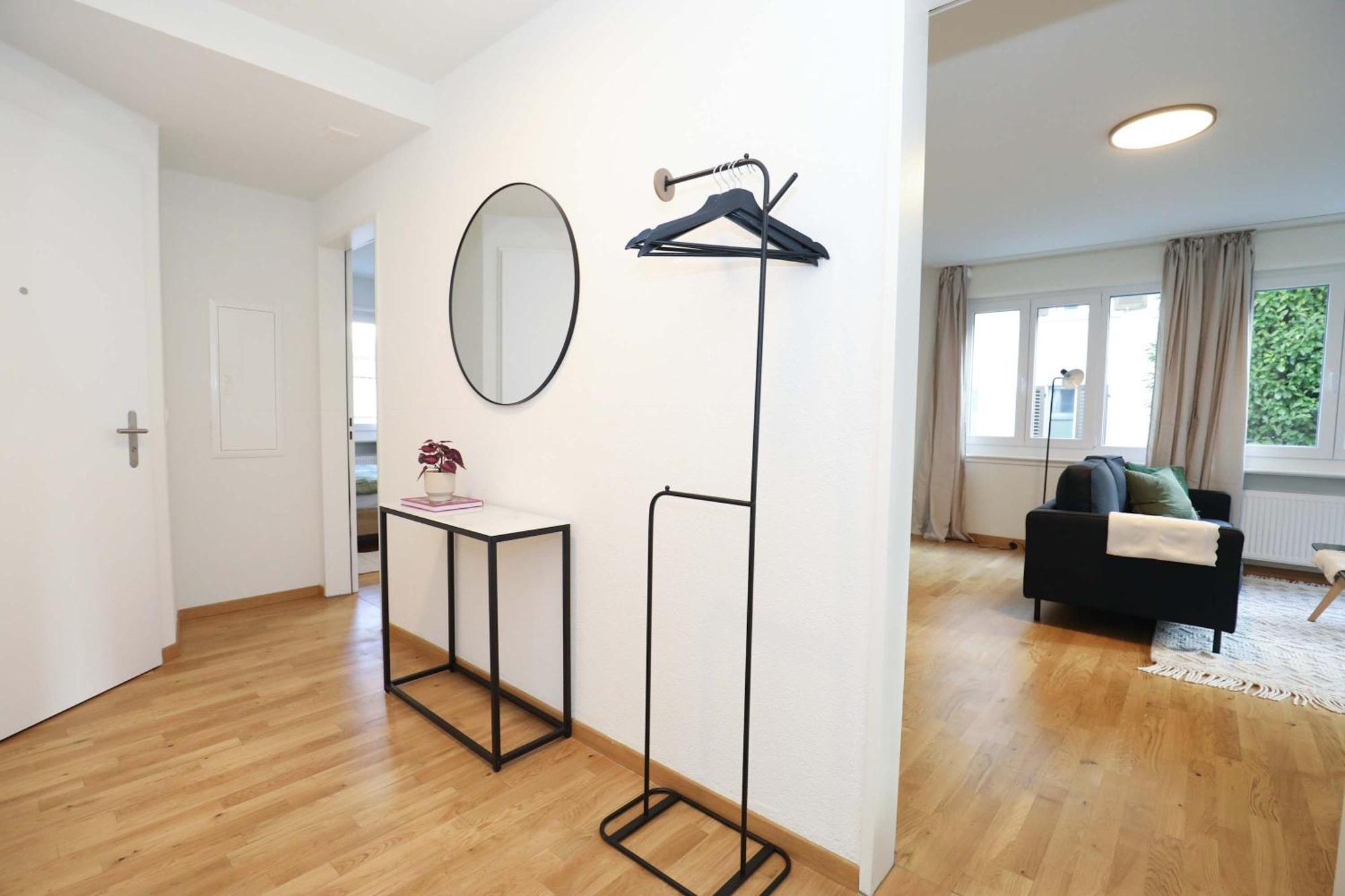 New Center With Private Entry & Parking Zurich