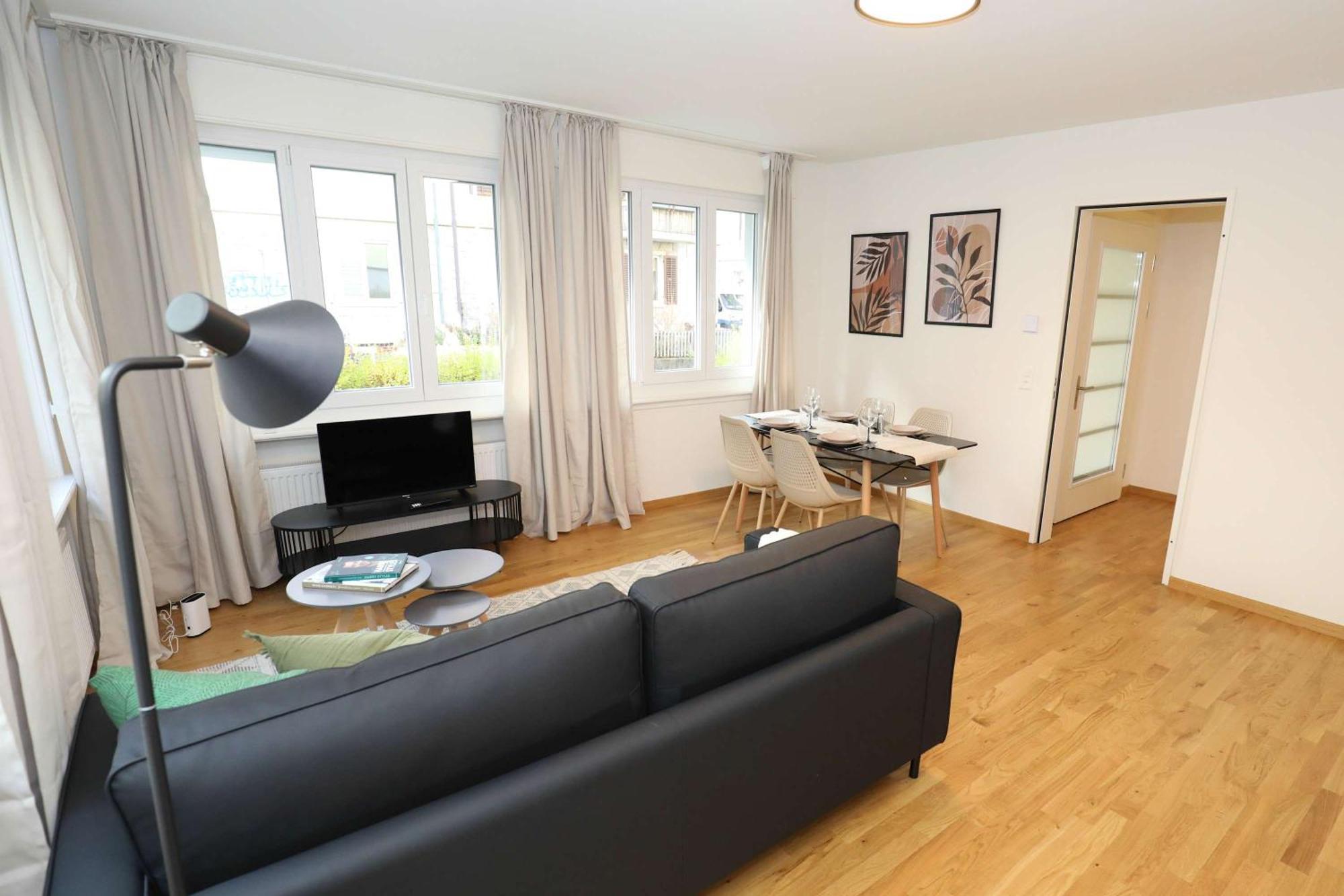 Apartment New Center With Private Entry & Parking Zurich