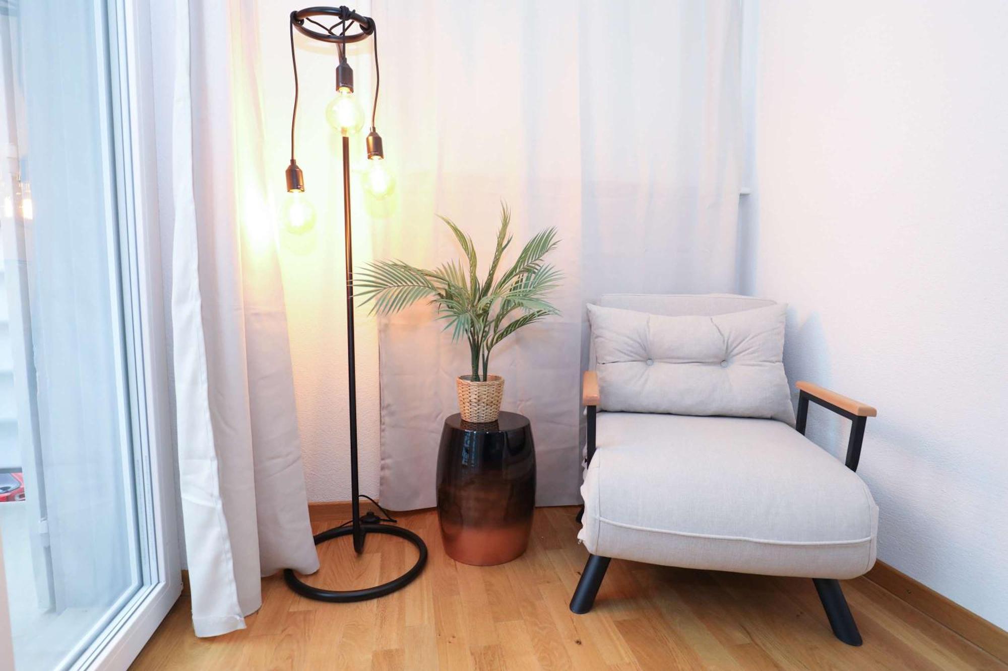 New Center With Private Entry & Parking Zurich