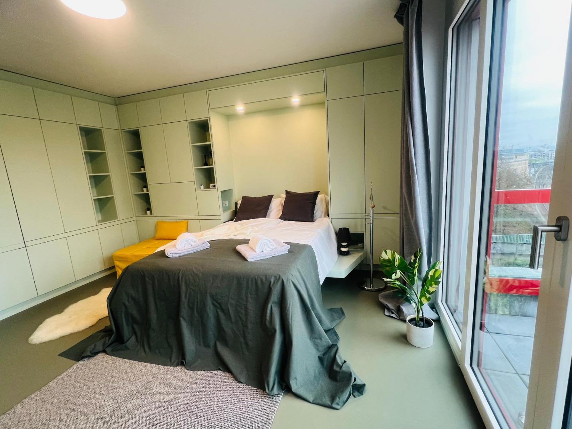 Modern Living, Luxe Apartment *