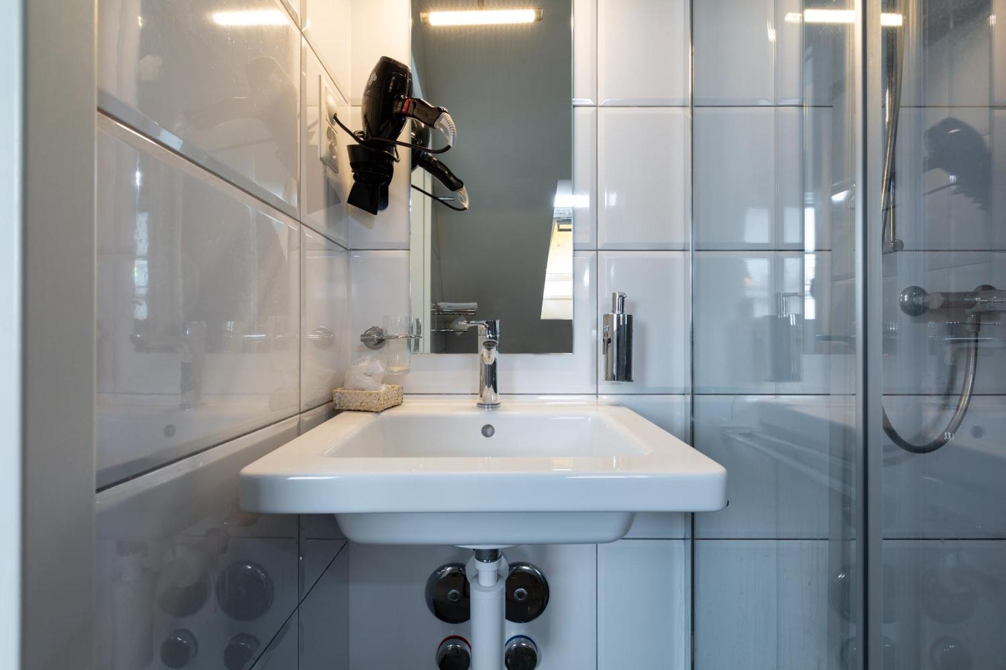 Kernhof Self Check-in Hotel 3*