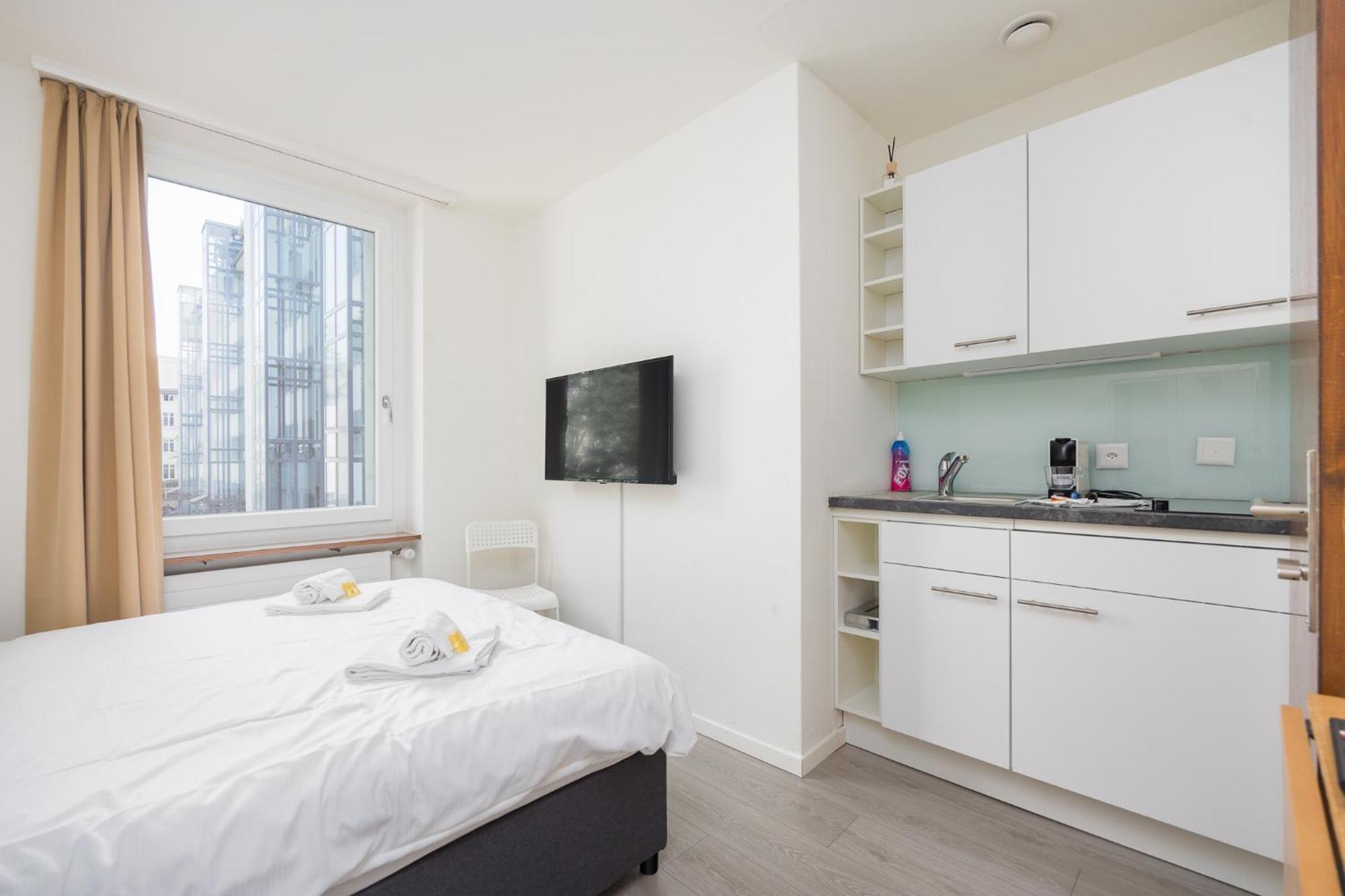 Apartment Delta - Bertastrasse - Self Check-in Zurich