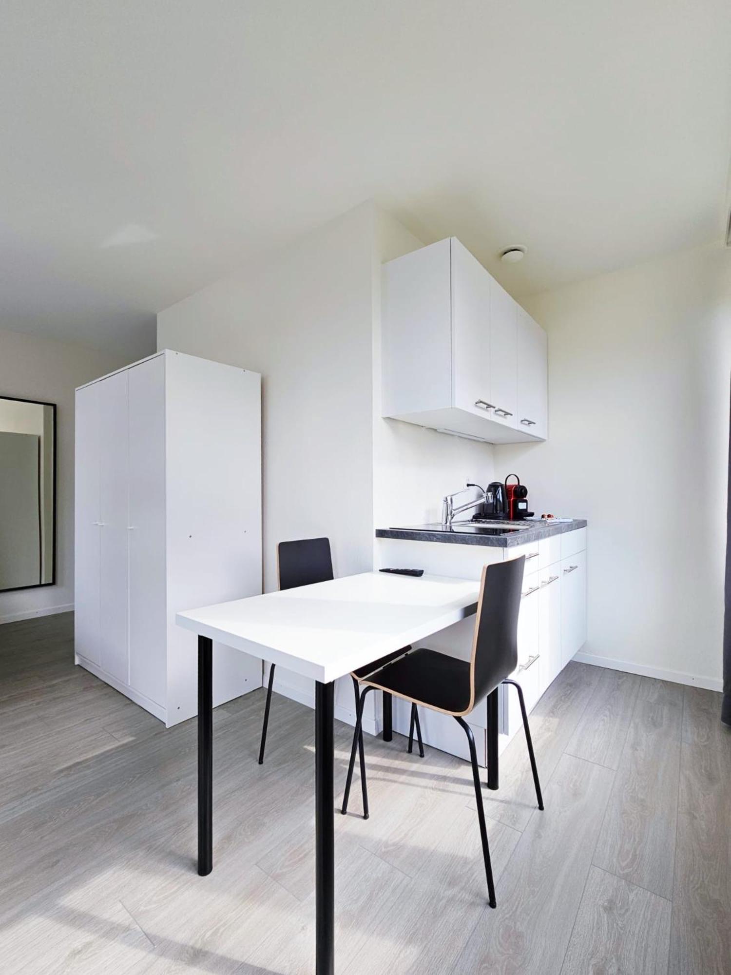 Delta - Bertastrasse - Self Check-in * Zurich