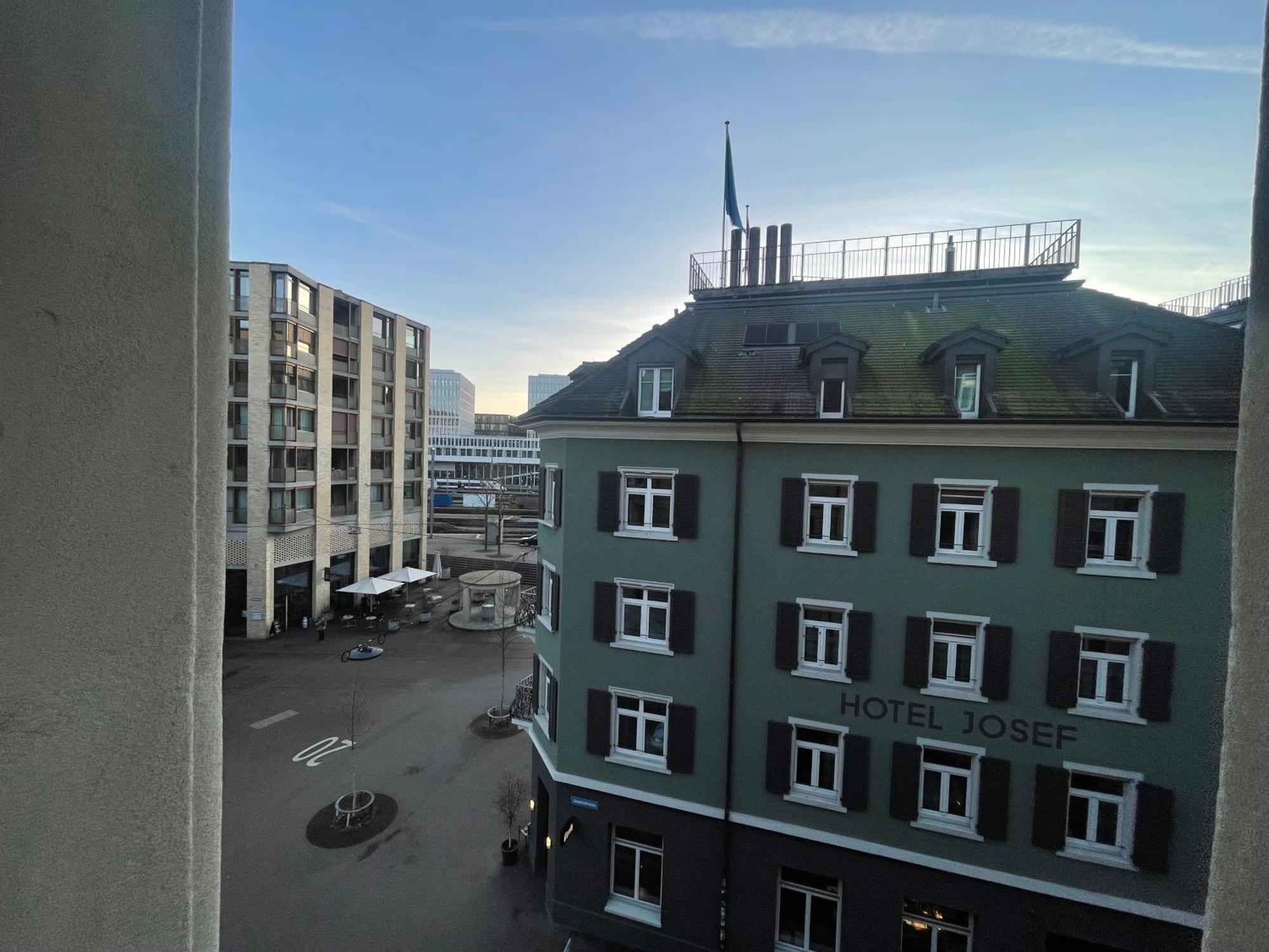 Exclusive Next To Main Station Apartment