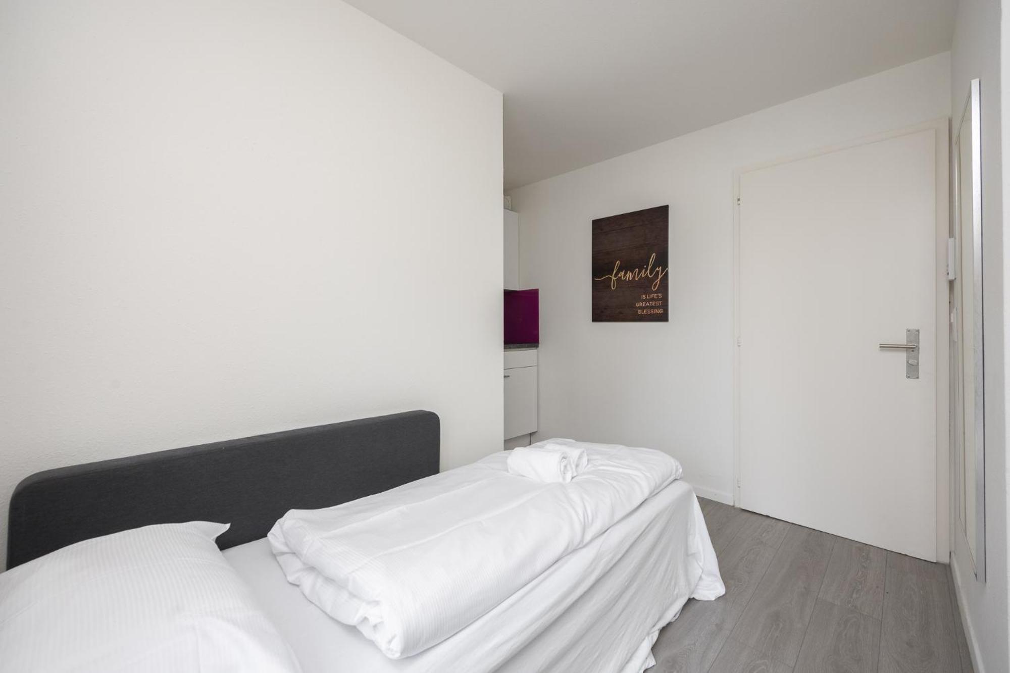 Apartment Delta - Bertastrasse - Self Check-in Zurich