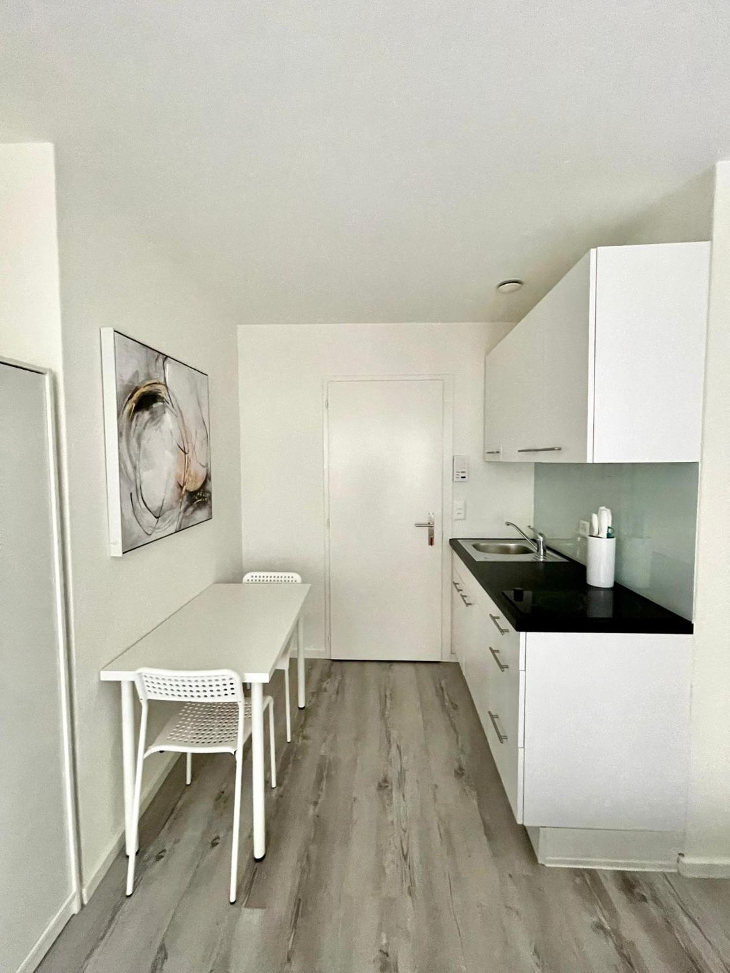 Delta - Bertastrasse - Self Check-in Zurich