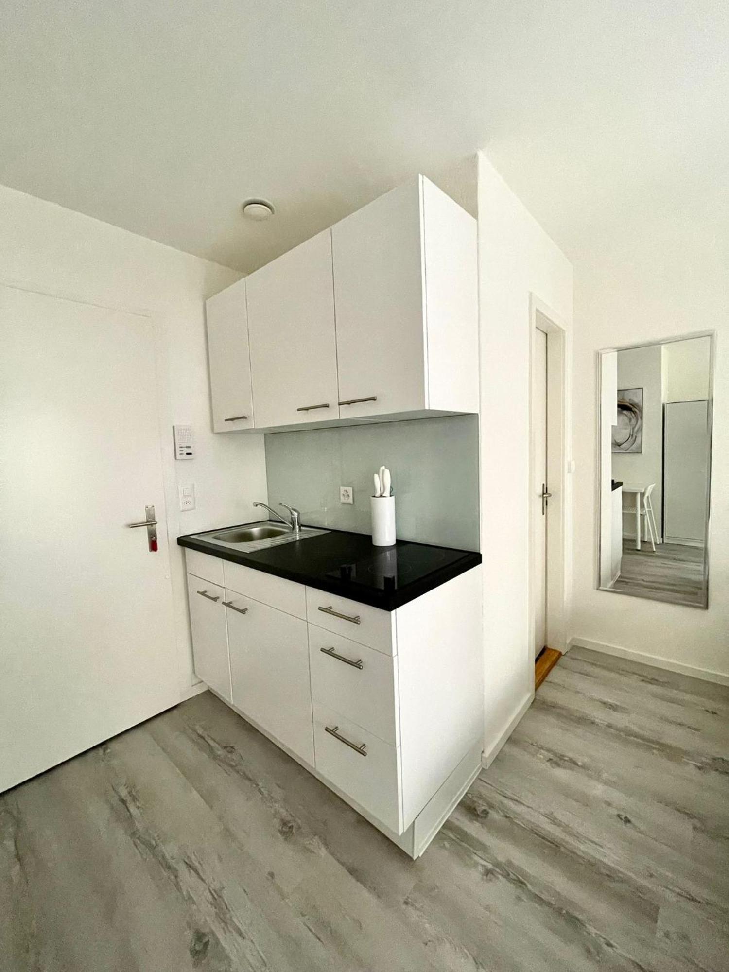 Delta - Bertastrasse - Self Check-in Zurich