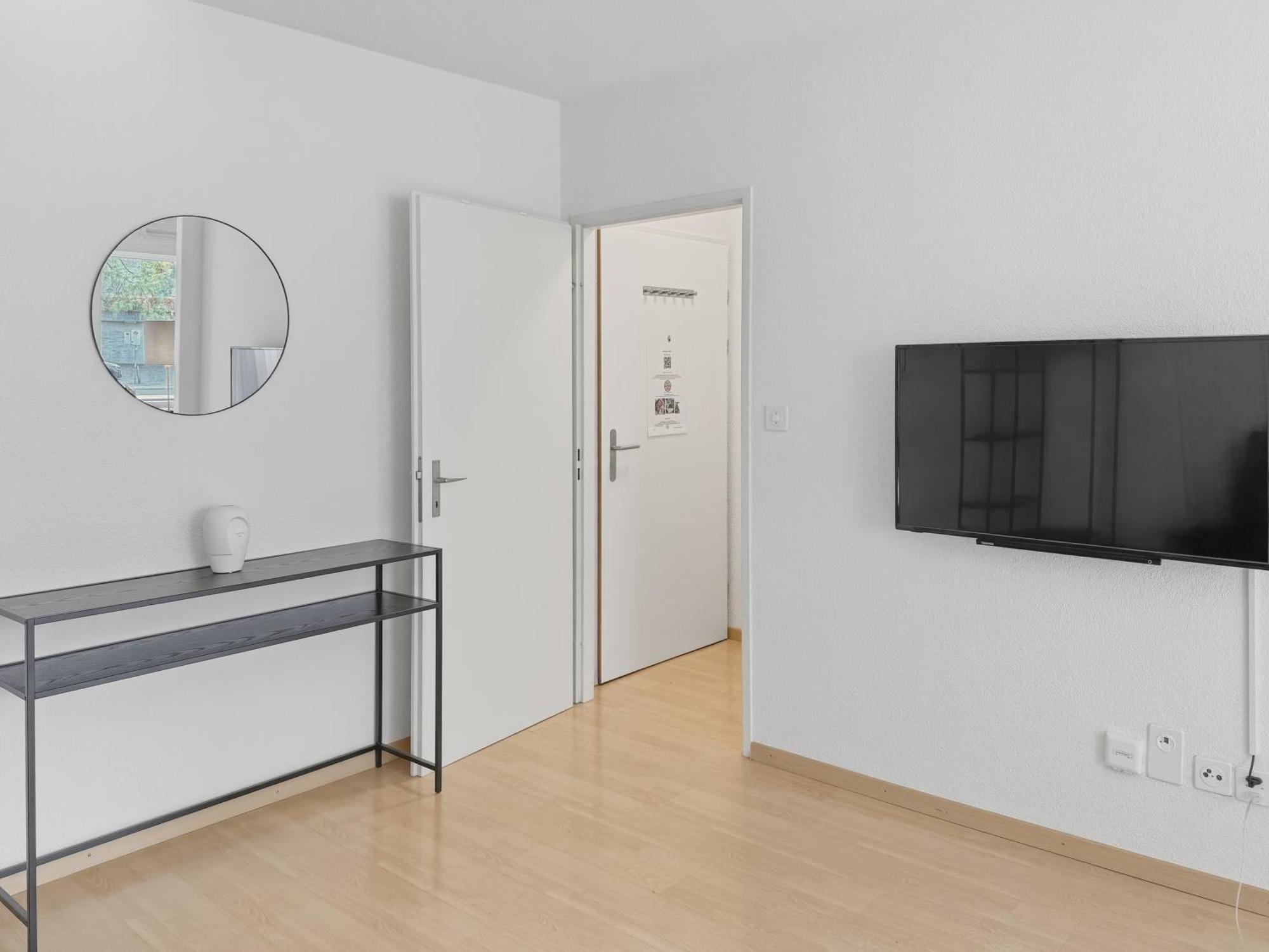 Terrific In The Centre - Art 2 *